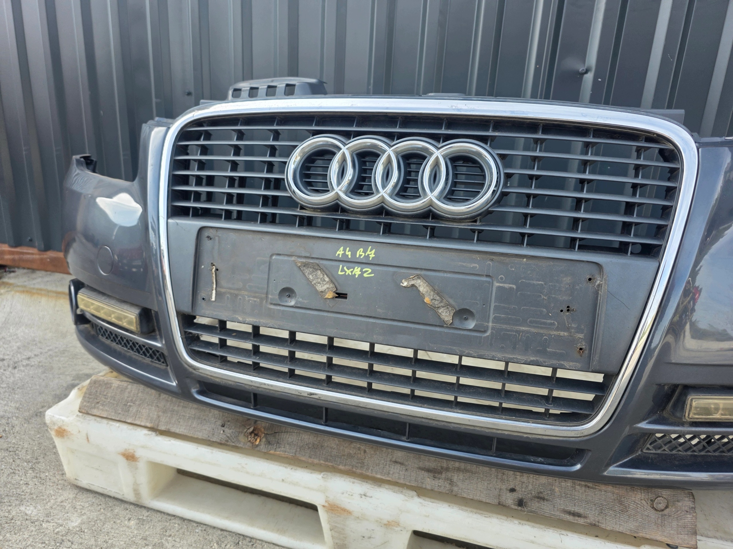 bumper front complete AUDI A4 B7 LX7Z !!!
