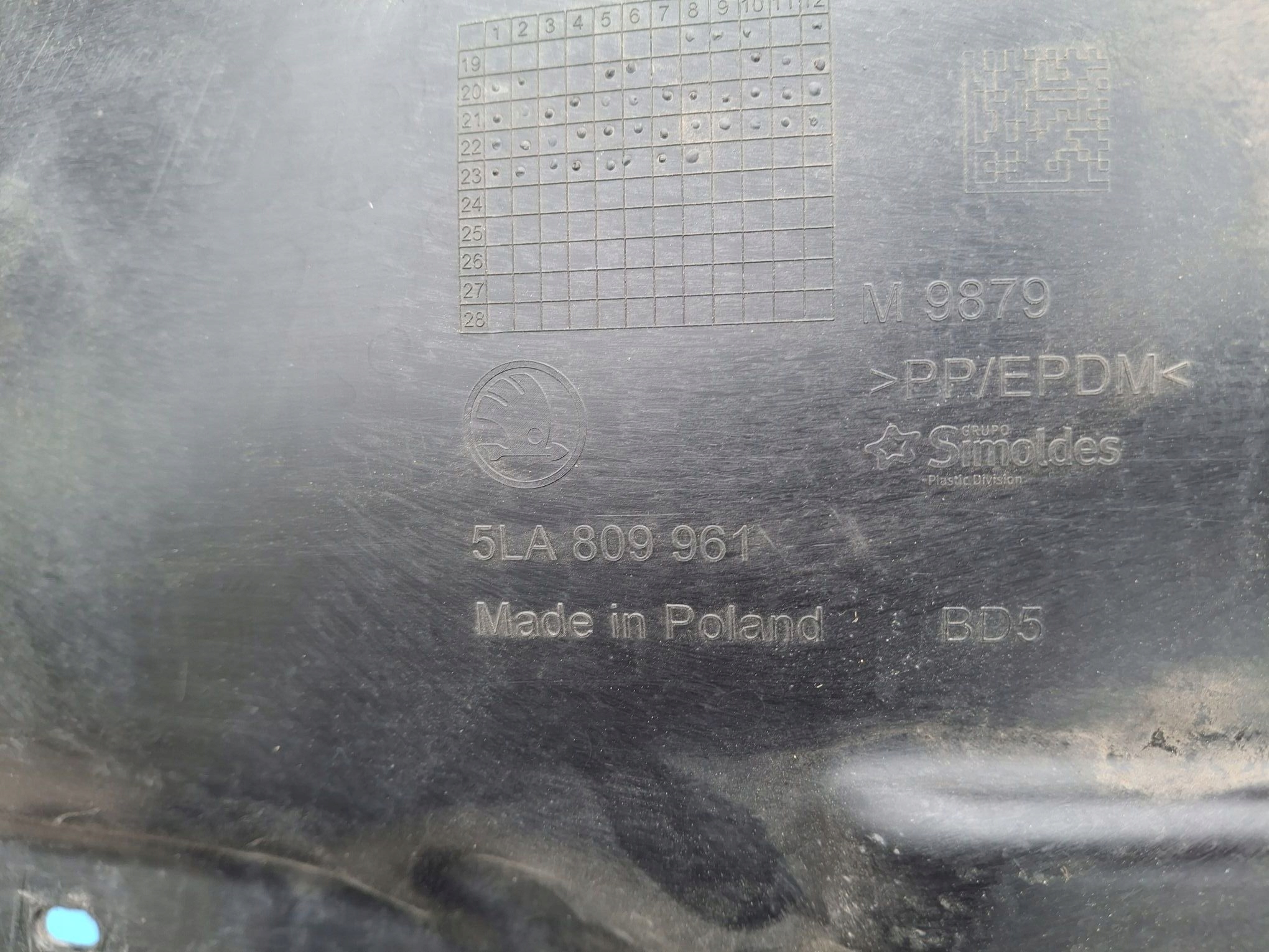 mudguard left front SKODA ENYAQ 2020R->