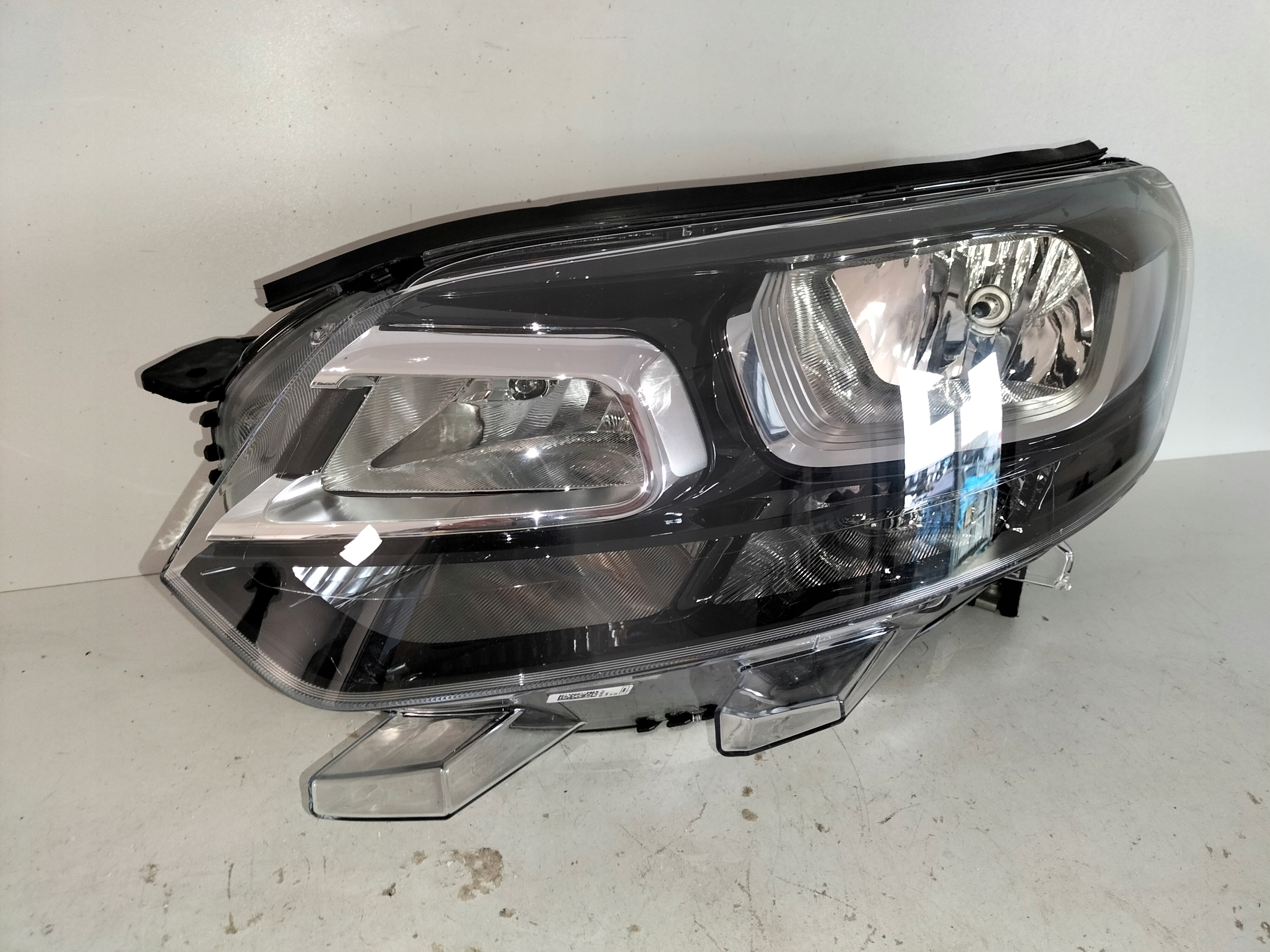 light front reflektor left CITROEN JUMPY III 16- ZAFIRA D 19- VIVARO C