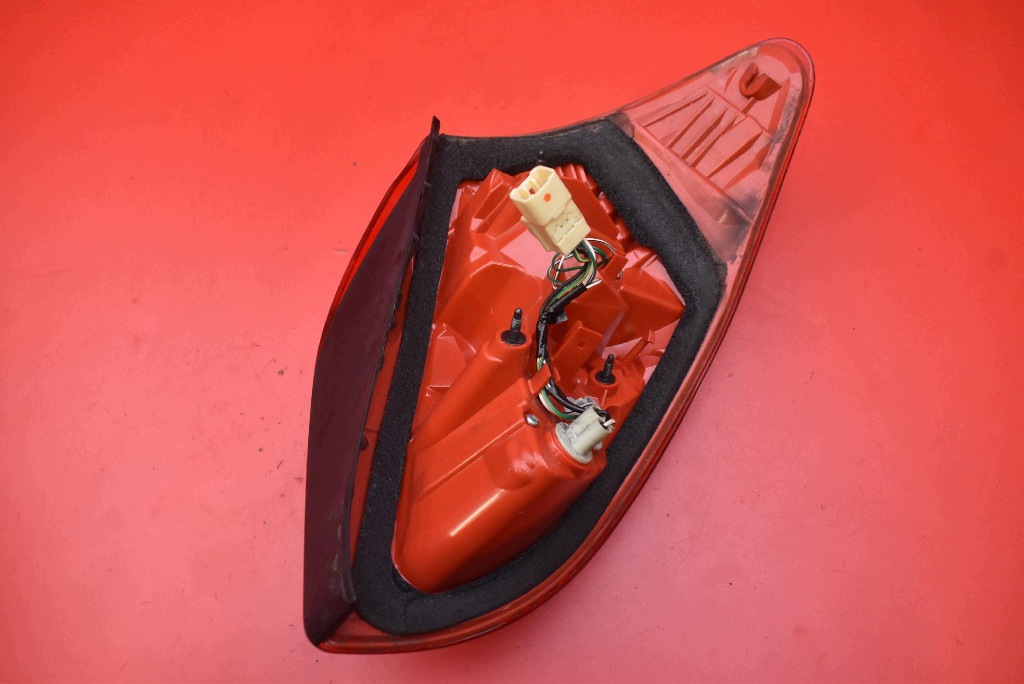 light left rear part rear TOYOTA RAV4 3 III 2-LIFT 10-13