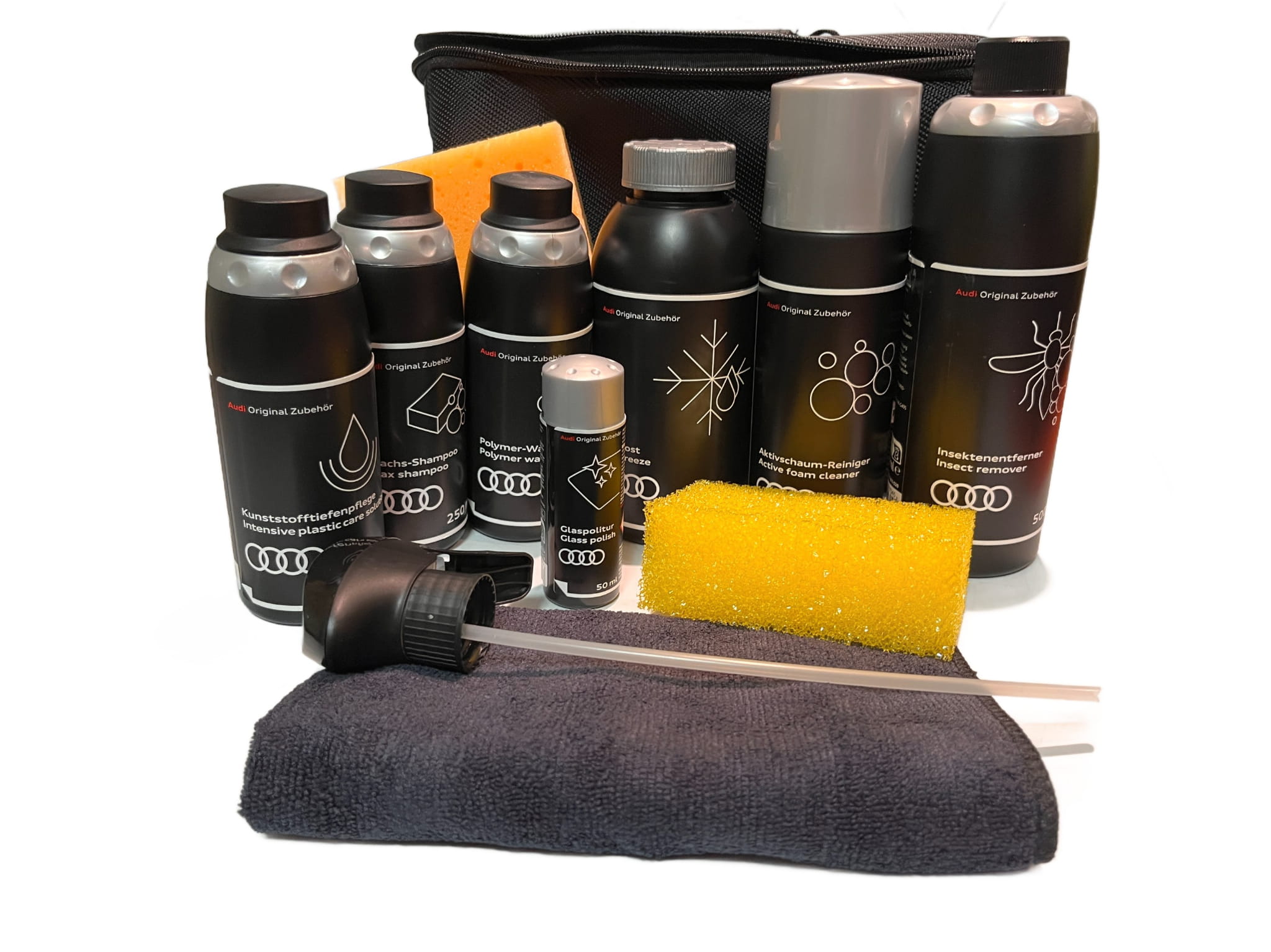 СУМКА С ЗИМНИМИ ТУАЛЕТНЫМИ ПРИНАДЛЕЖНОСТЯМИ AUDI