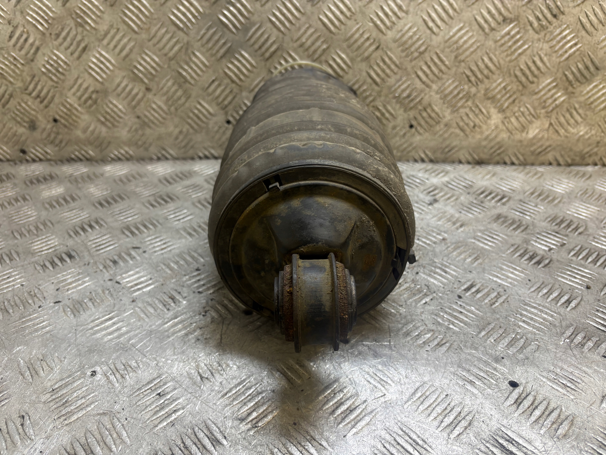 Stoßdämpfer heck hinten MERCEDES-BENZ E-KLASA W211