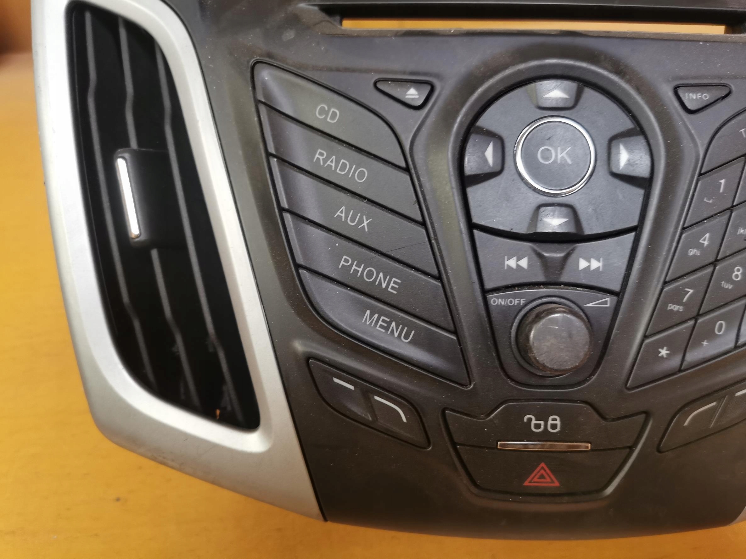PANEL RADIA FORD FOCUS MK3 AM5T18K811BD 10-19 EU