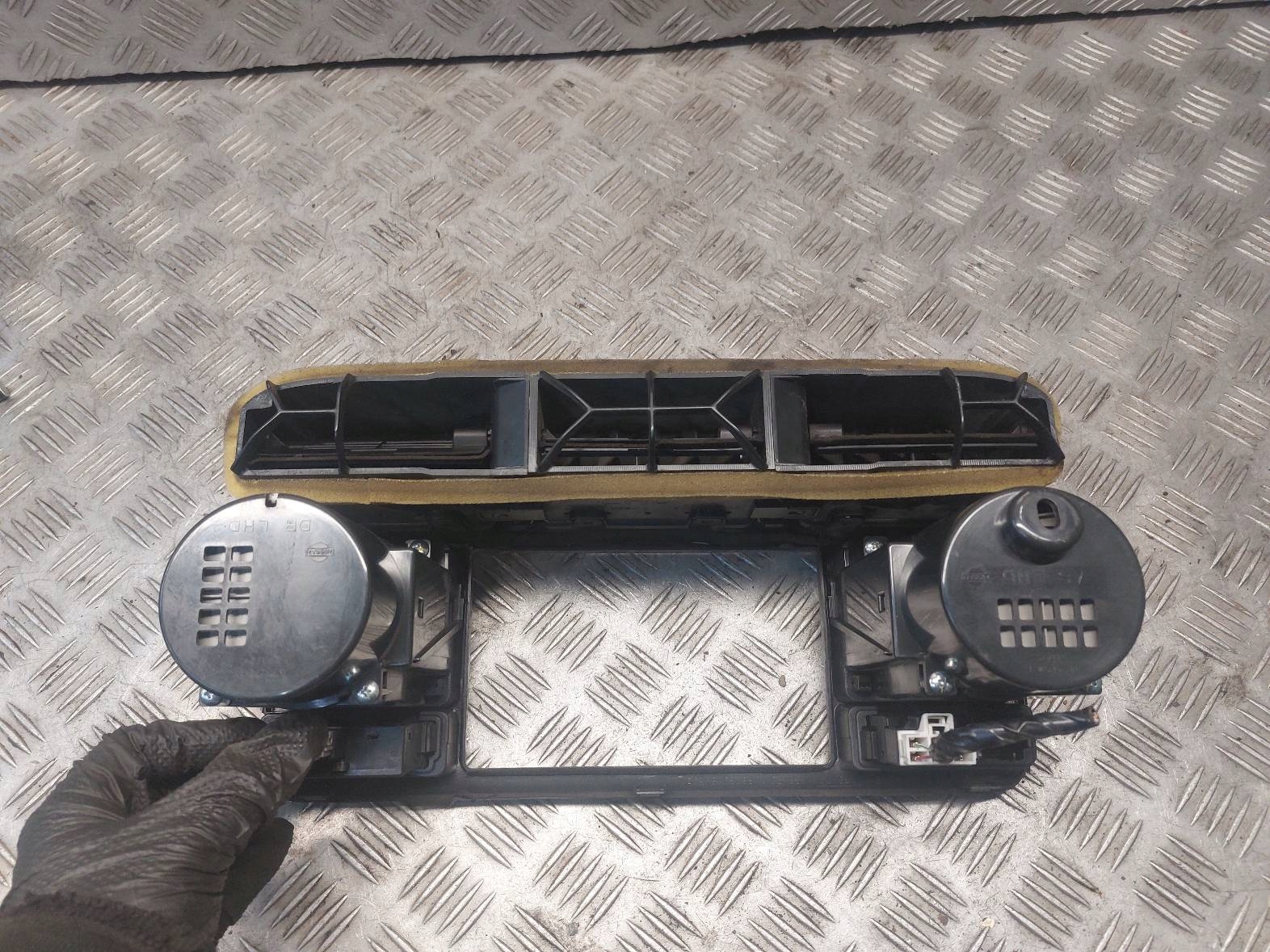 frame PANELU air conditioning devices console central NISSAN X-TRAIL and 687508H800