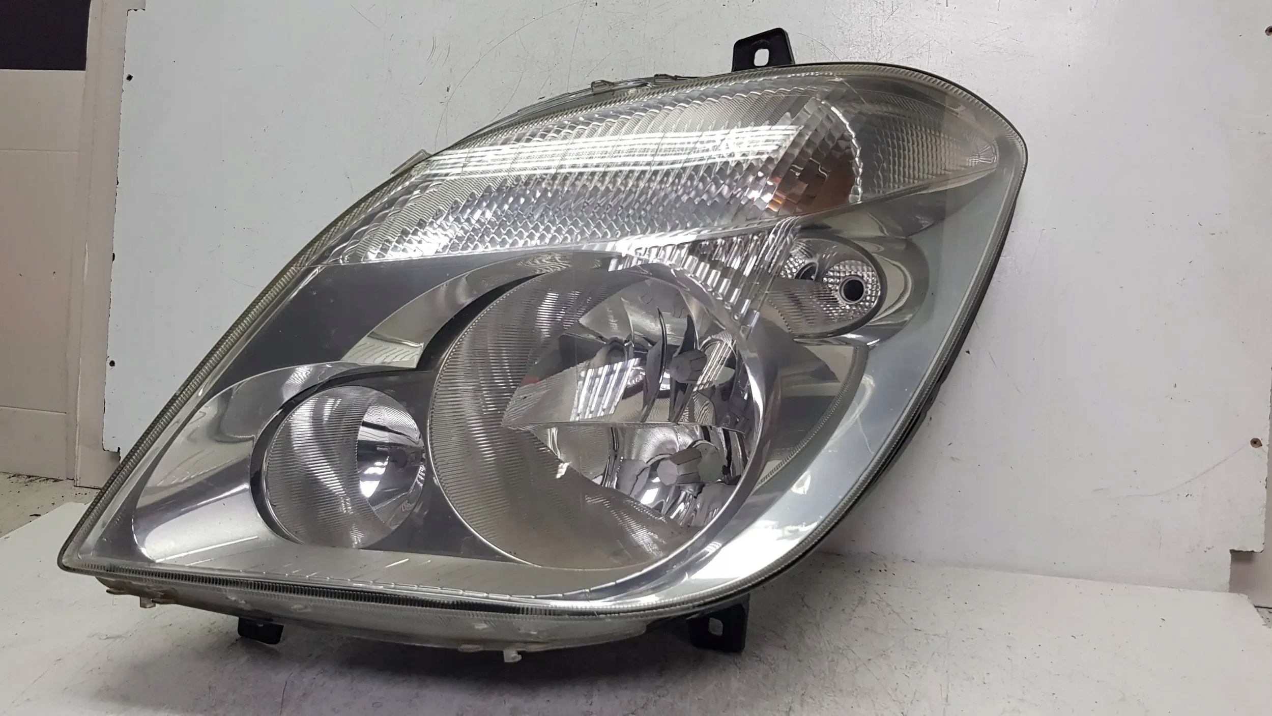 light front left A9068200561 Mercedes Sprinter W906 06