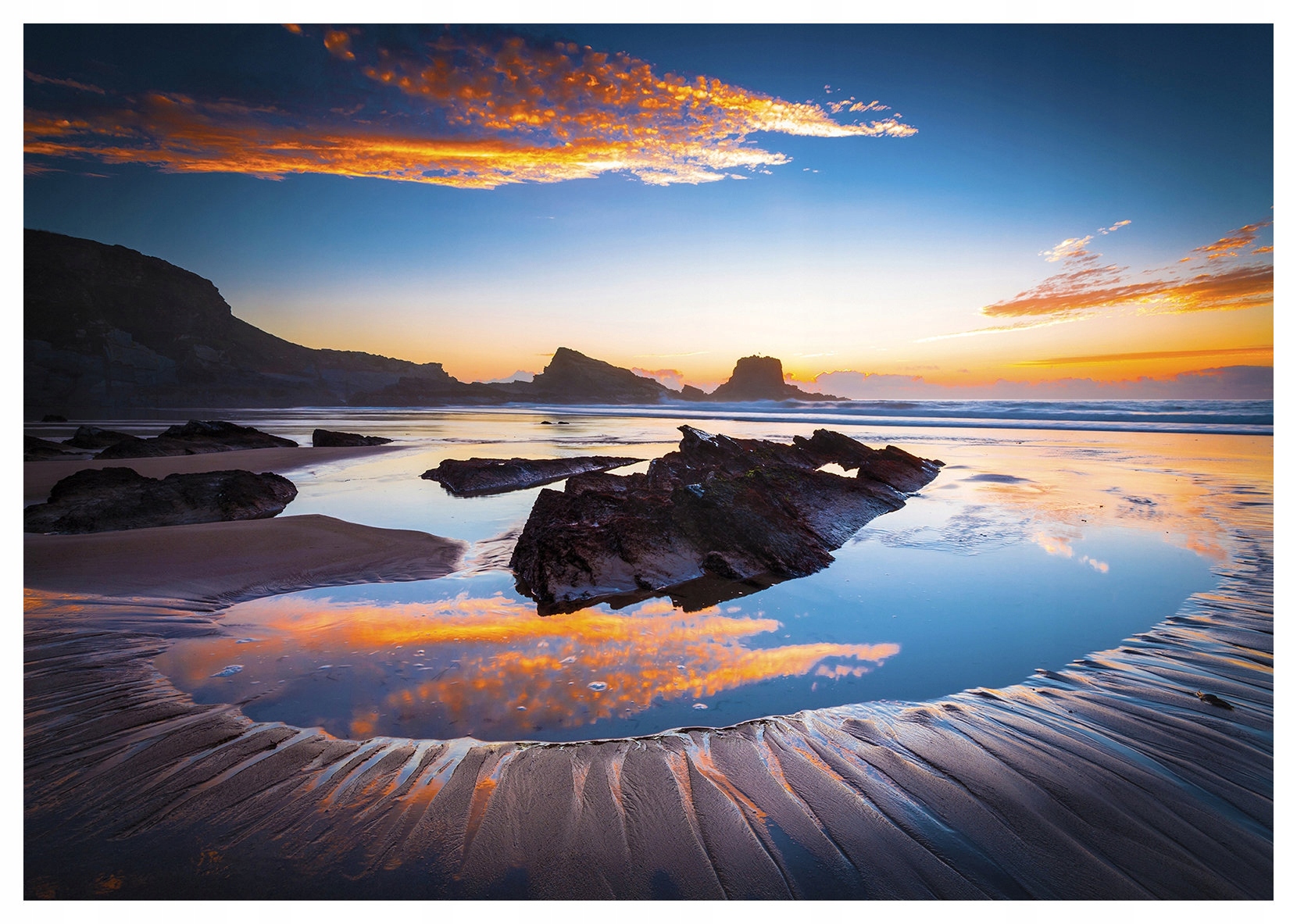 Fototapeta flizelina Skalnaté pobřeží oceánu pláž a slunce 208x146 lepidlo