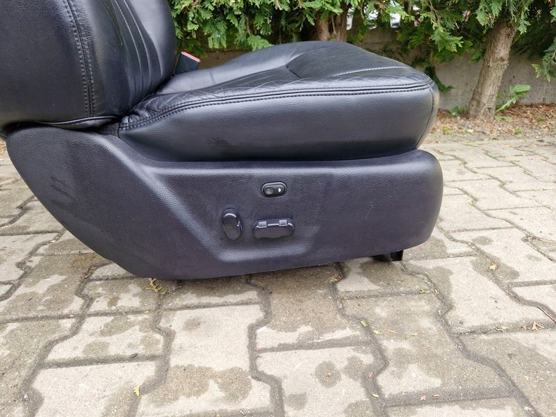 LINCOLN NAVIGATOR II 2 кресло пассажира правый передний кожа