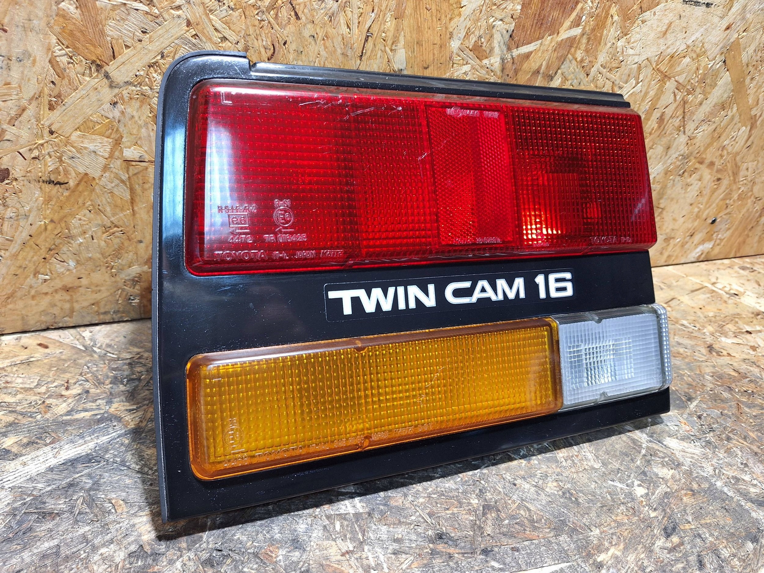 light rear part left TOYOTA MR2 TWIN CAM 16 E-AW10 84-86