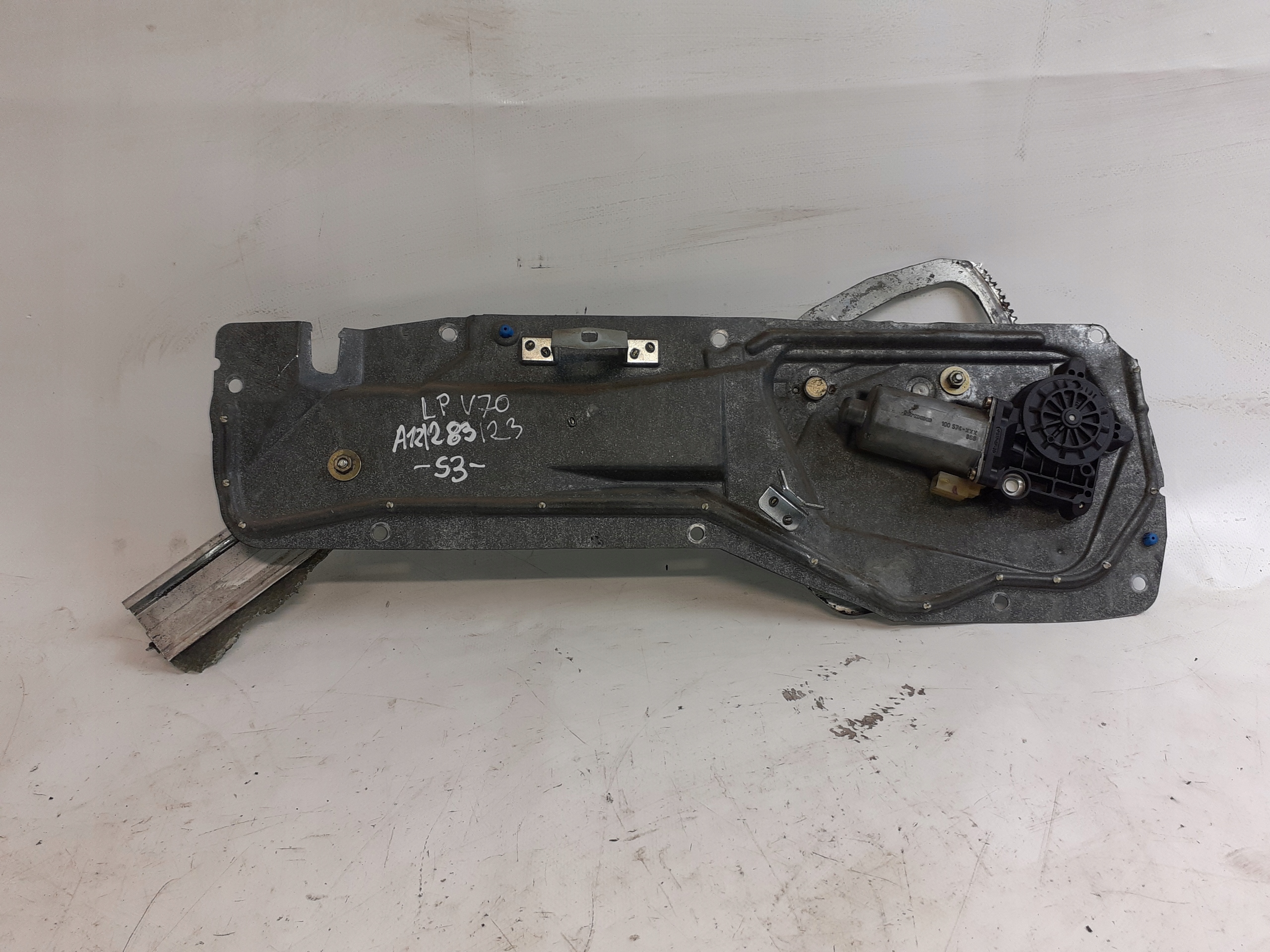 window regulator left front VOLVO V70