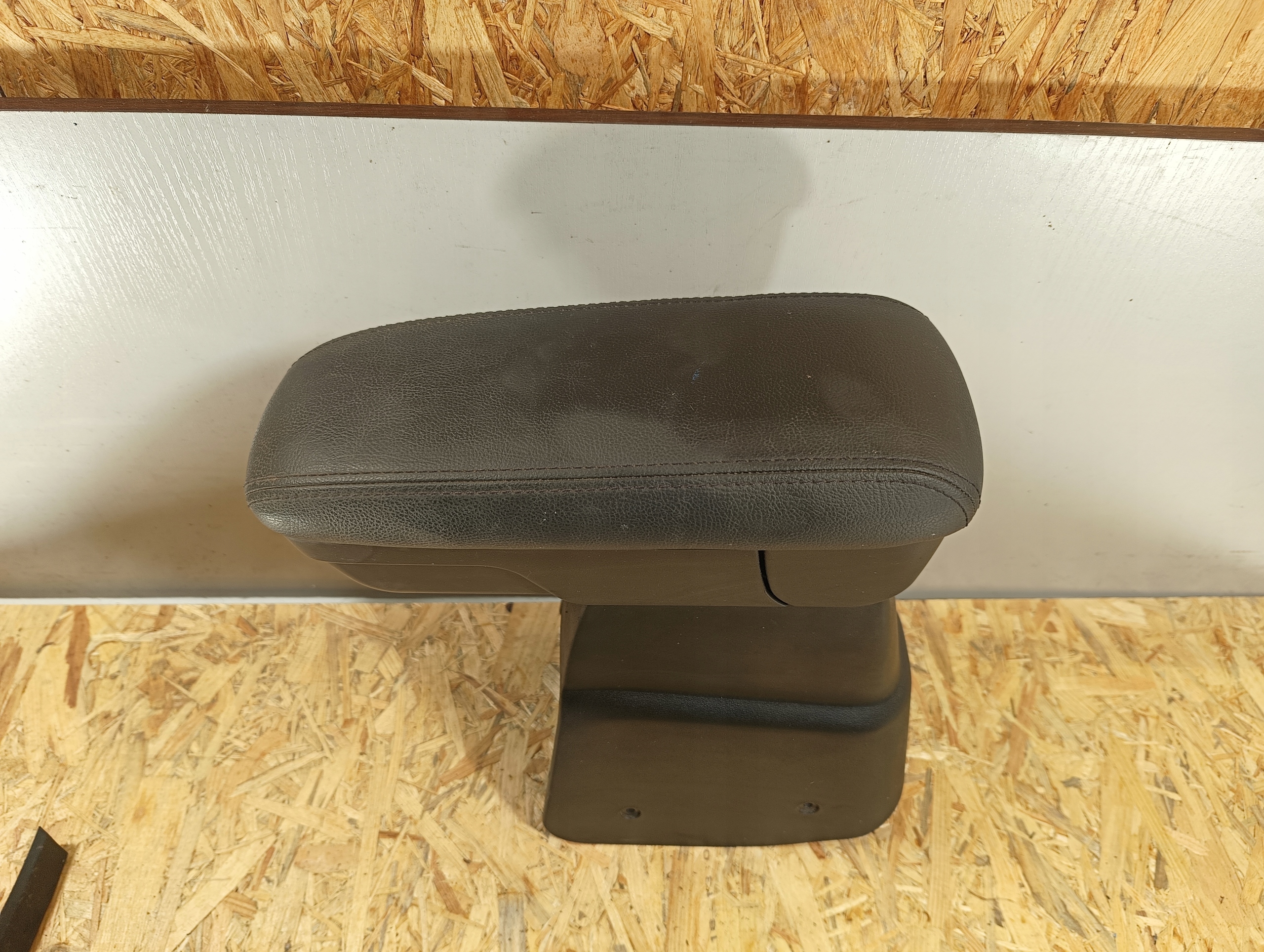armrest CITROEN C3 III 1615052780
