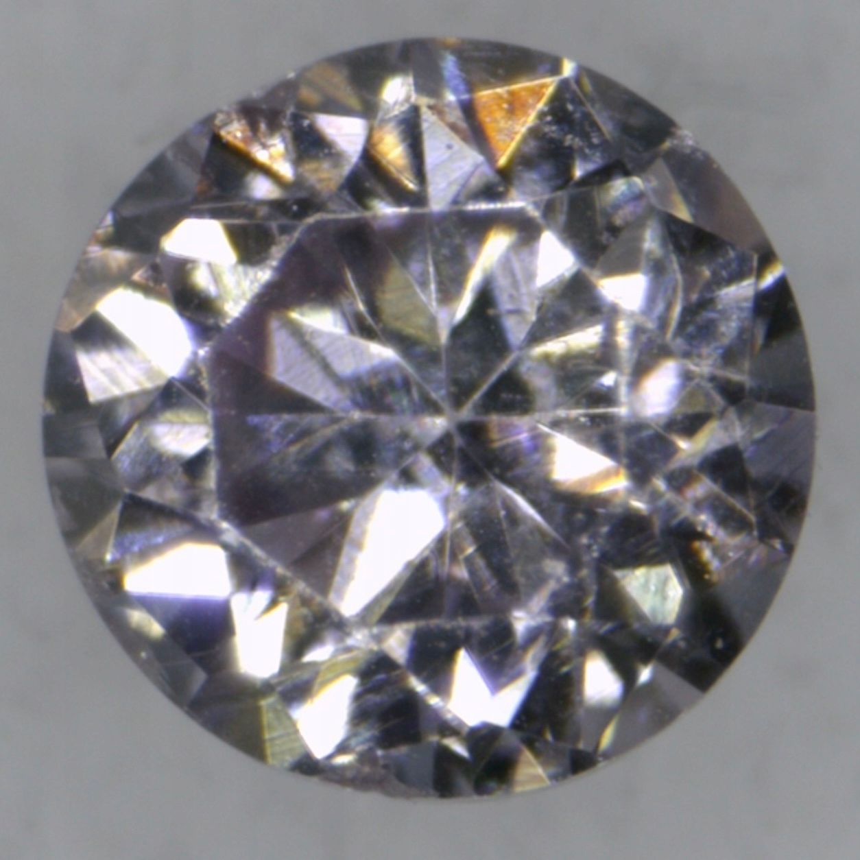 Přírodní diamant <0.01 ct Fialový SI2 Briliant certifikát Wbd