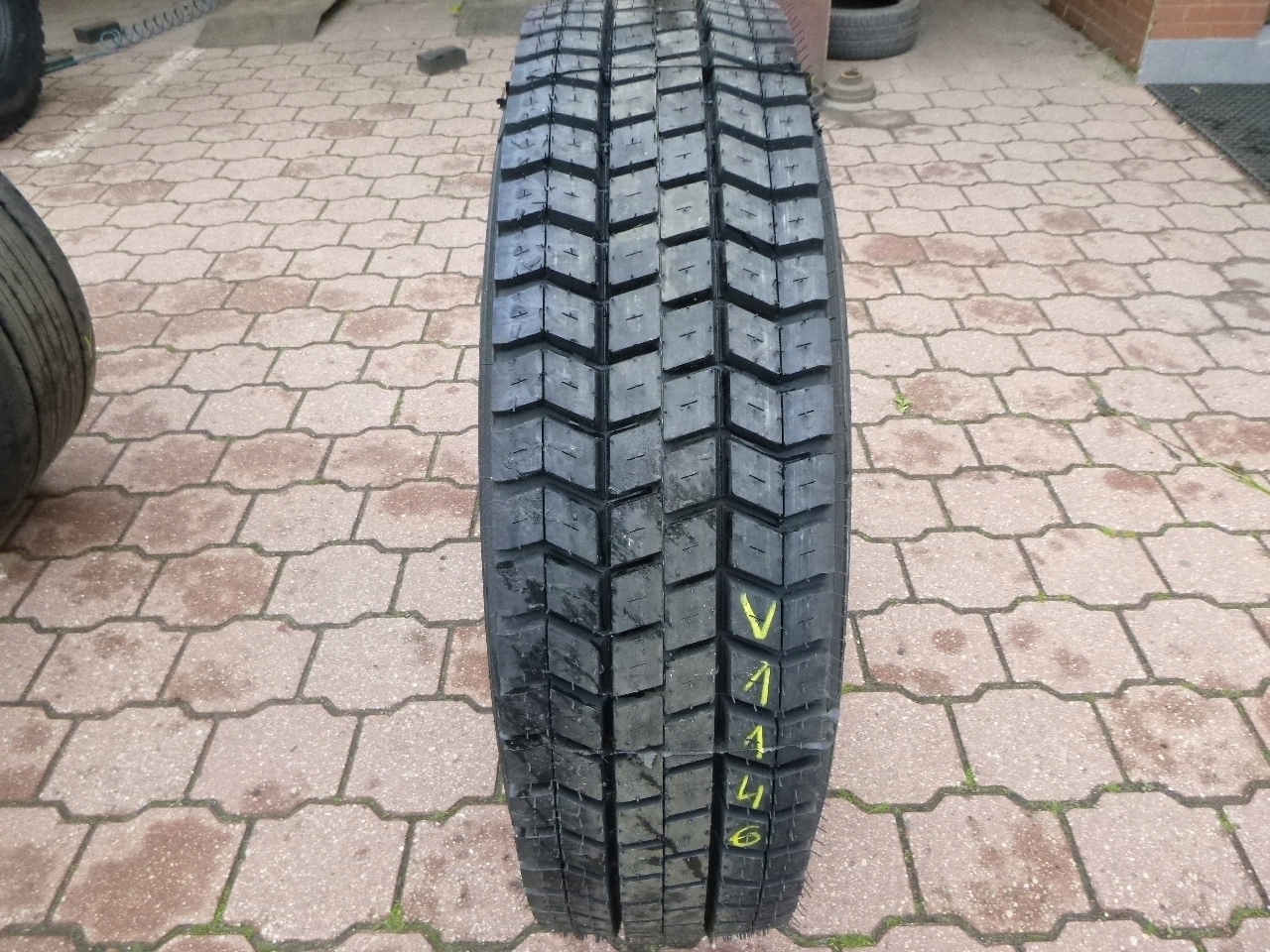 315 / 80R22. 5 Hankook малюнок Pirelli 100% протектор