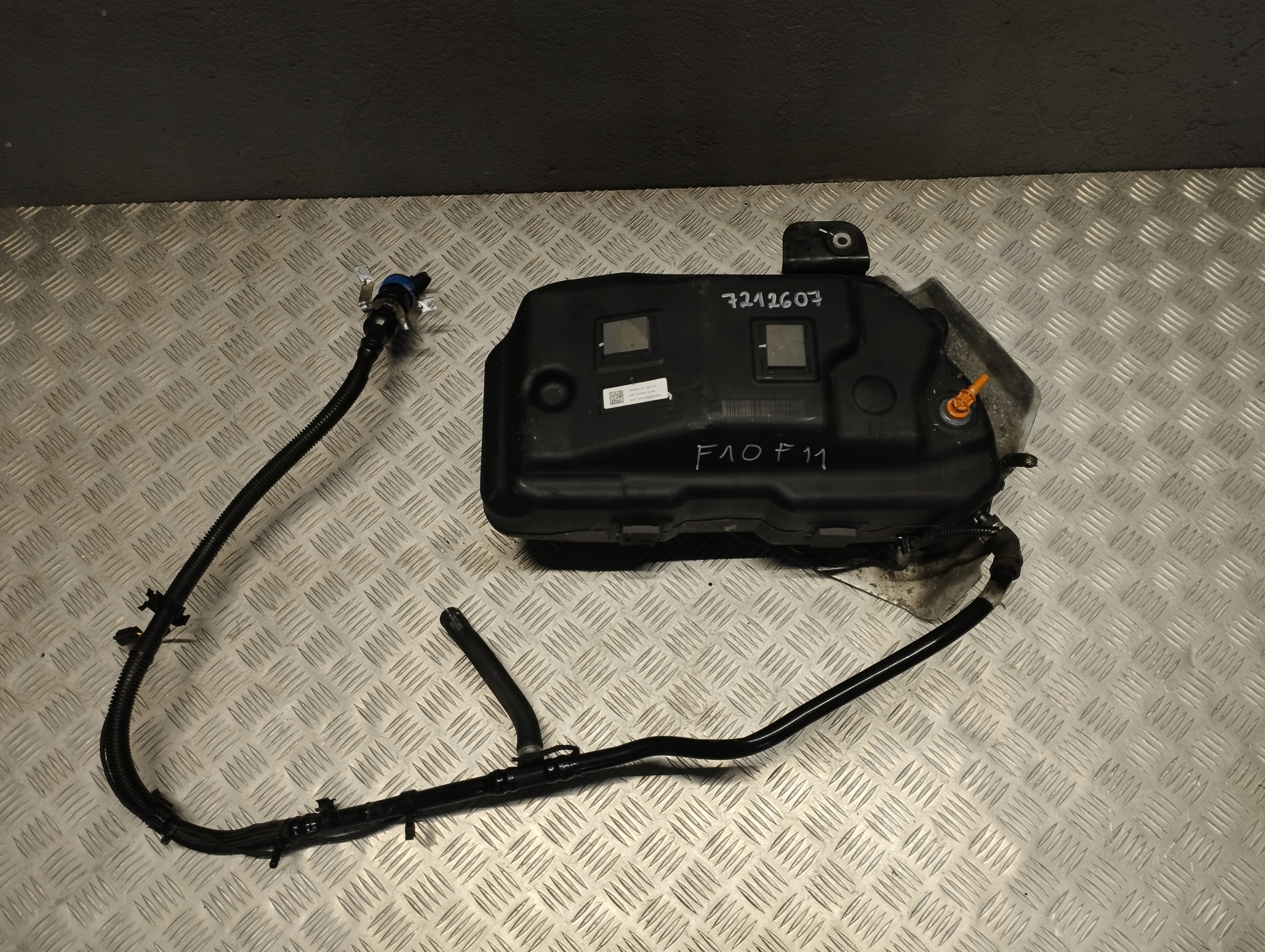 BMW F10 F11 ZBIORNIK POMPA ADBLUE 7212607