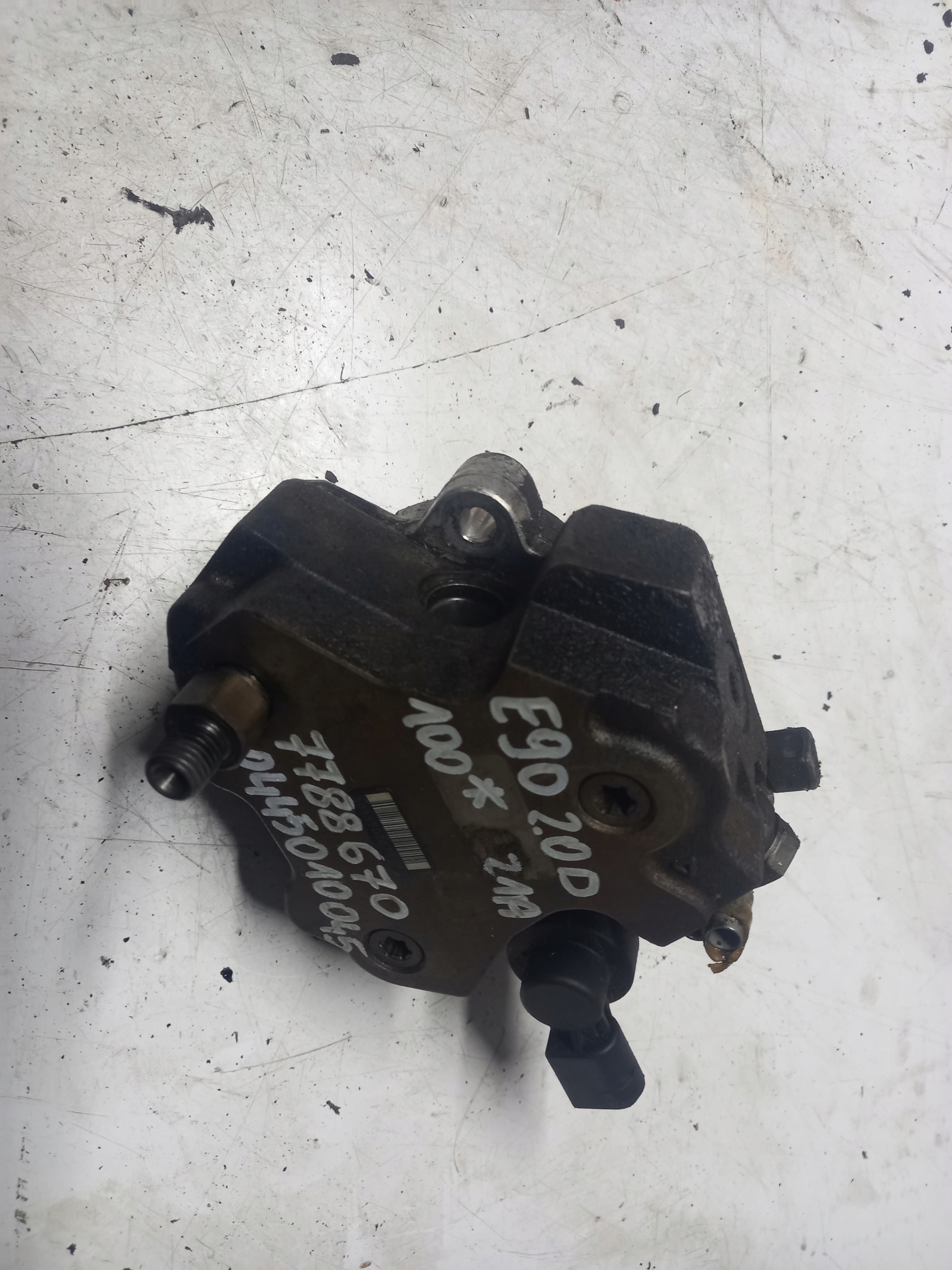 ВАКУУМНЫЙ НАСОС BMW E90 7788670 0445010045