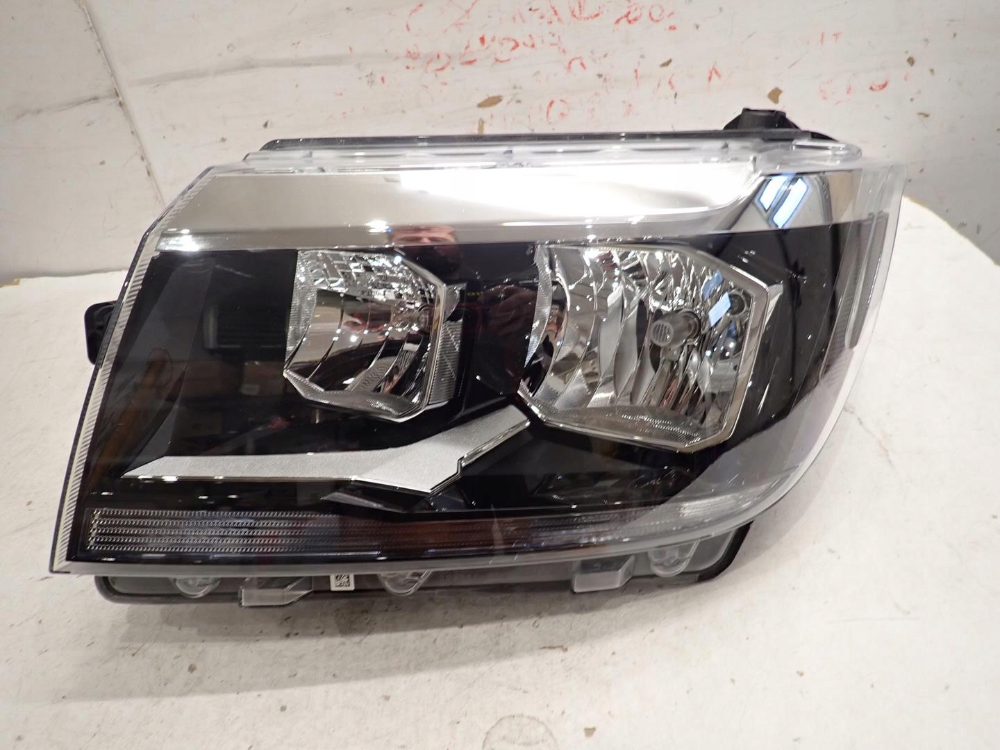 light front front left VW CRAFTER II MAN TGE 2017- 7C1941005B