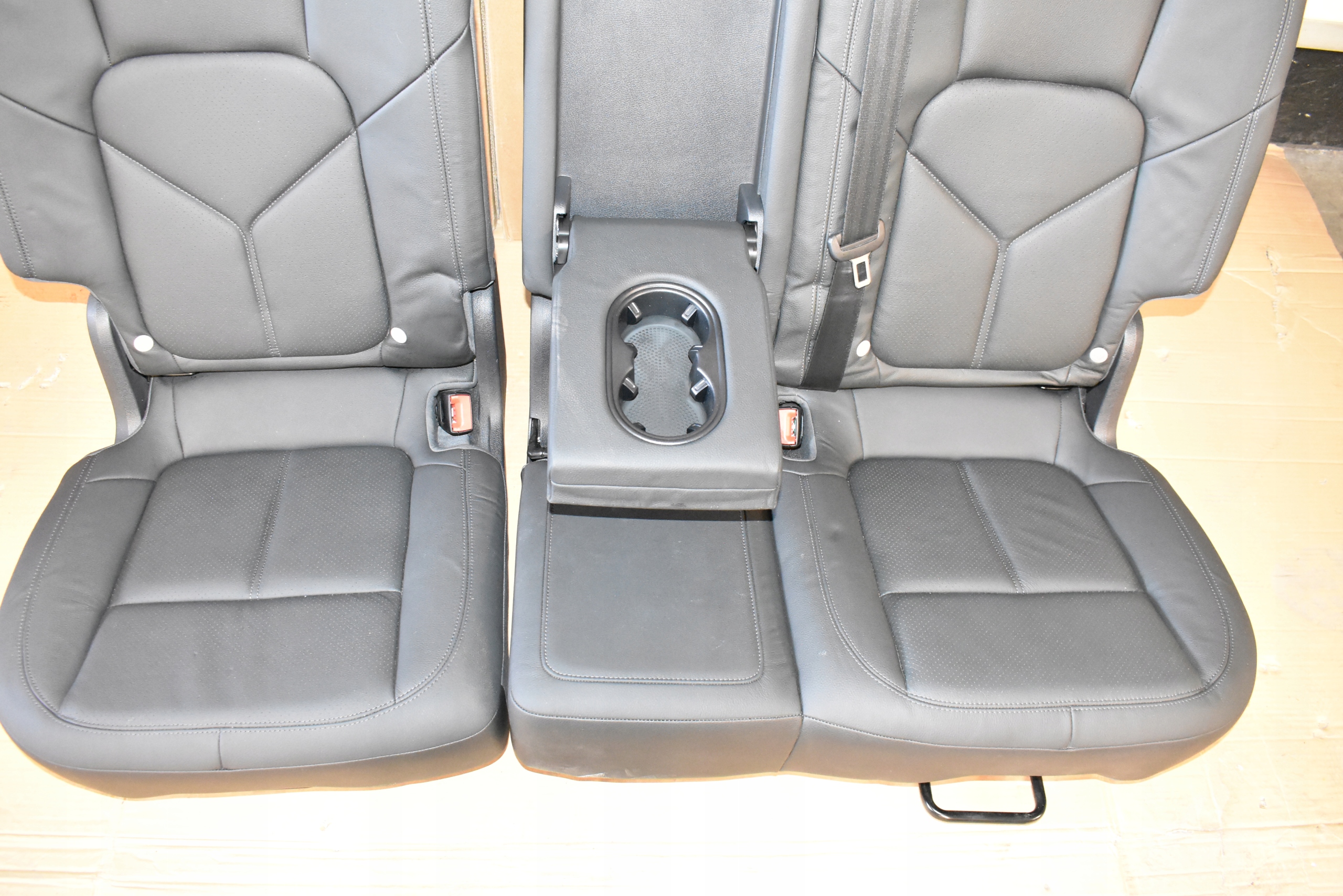 IDEALNE seats side TUNEL armrest PORSCHE CAYENNE 7P5 LIFT 1