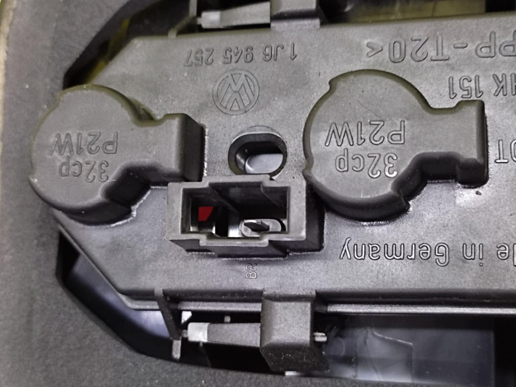 VW GOLF IV light right rear part 1J6945112S