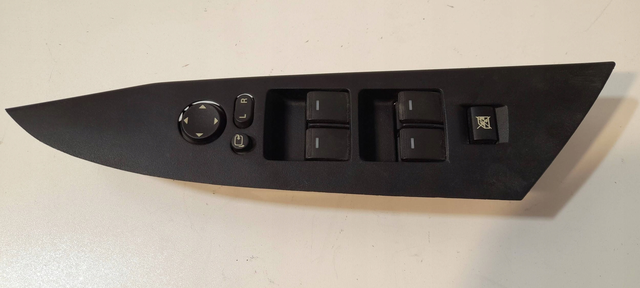 Mazda 3 BL 2009-2014 control panel of the window BDB84581F (N239)