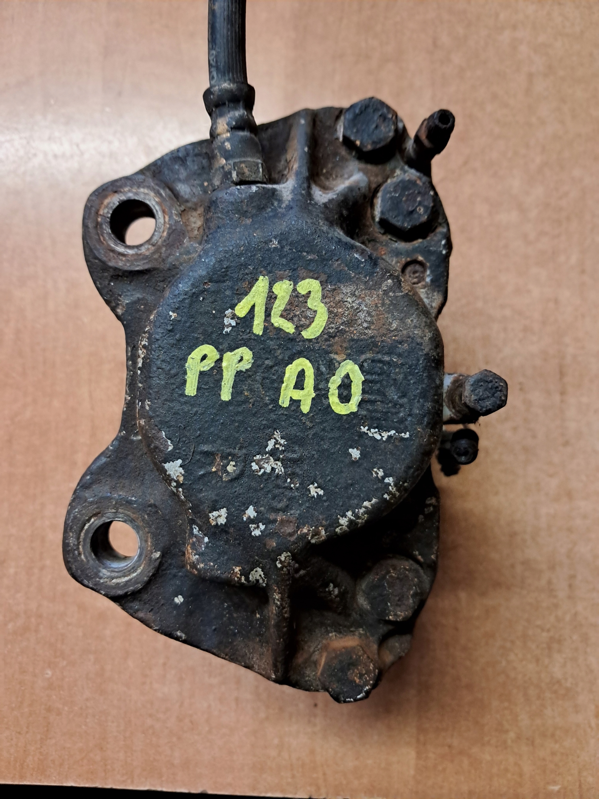 caliper brake front right MERCEDES W123 1234200283