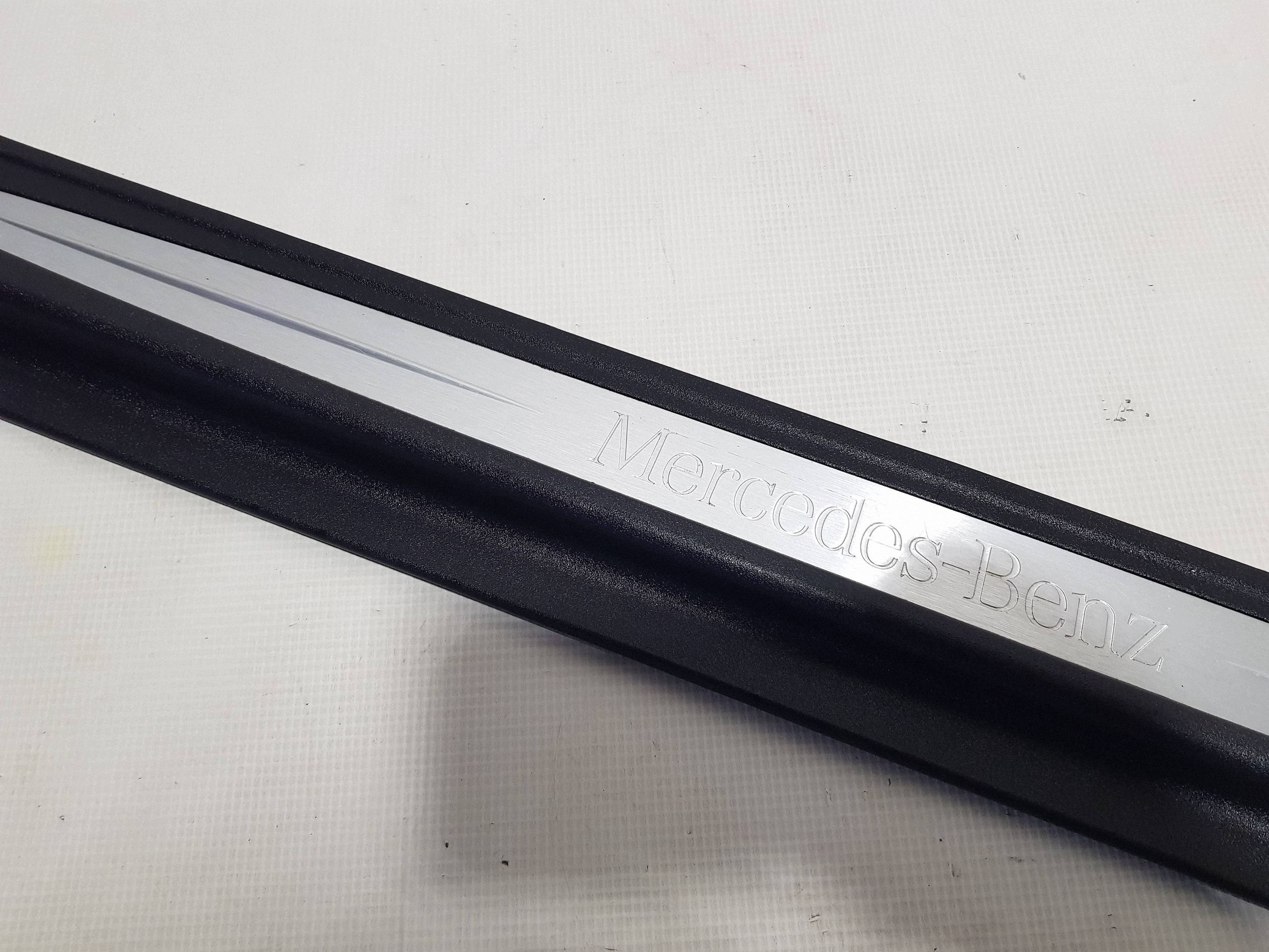cap threshold moulding front side left Mercedes CLK W209 A2096800135