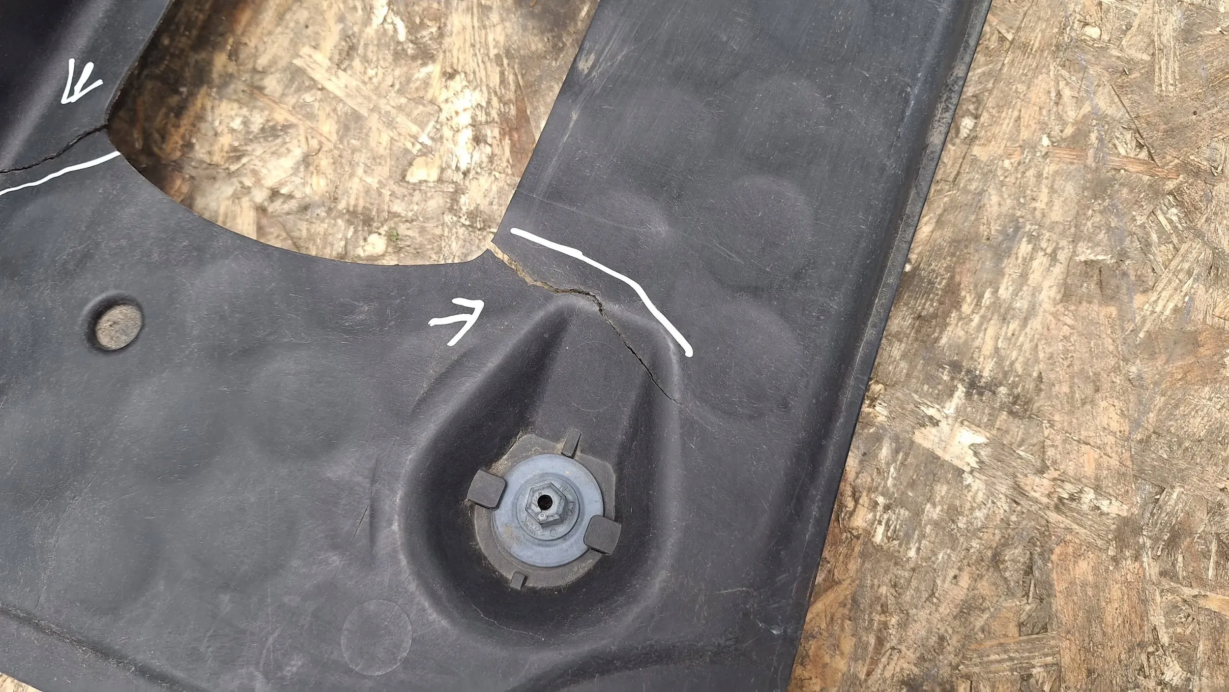 cover chassis right 1Q0825212 VW EOS 1Q AUDI