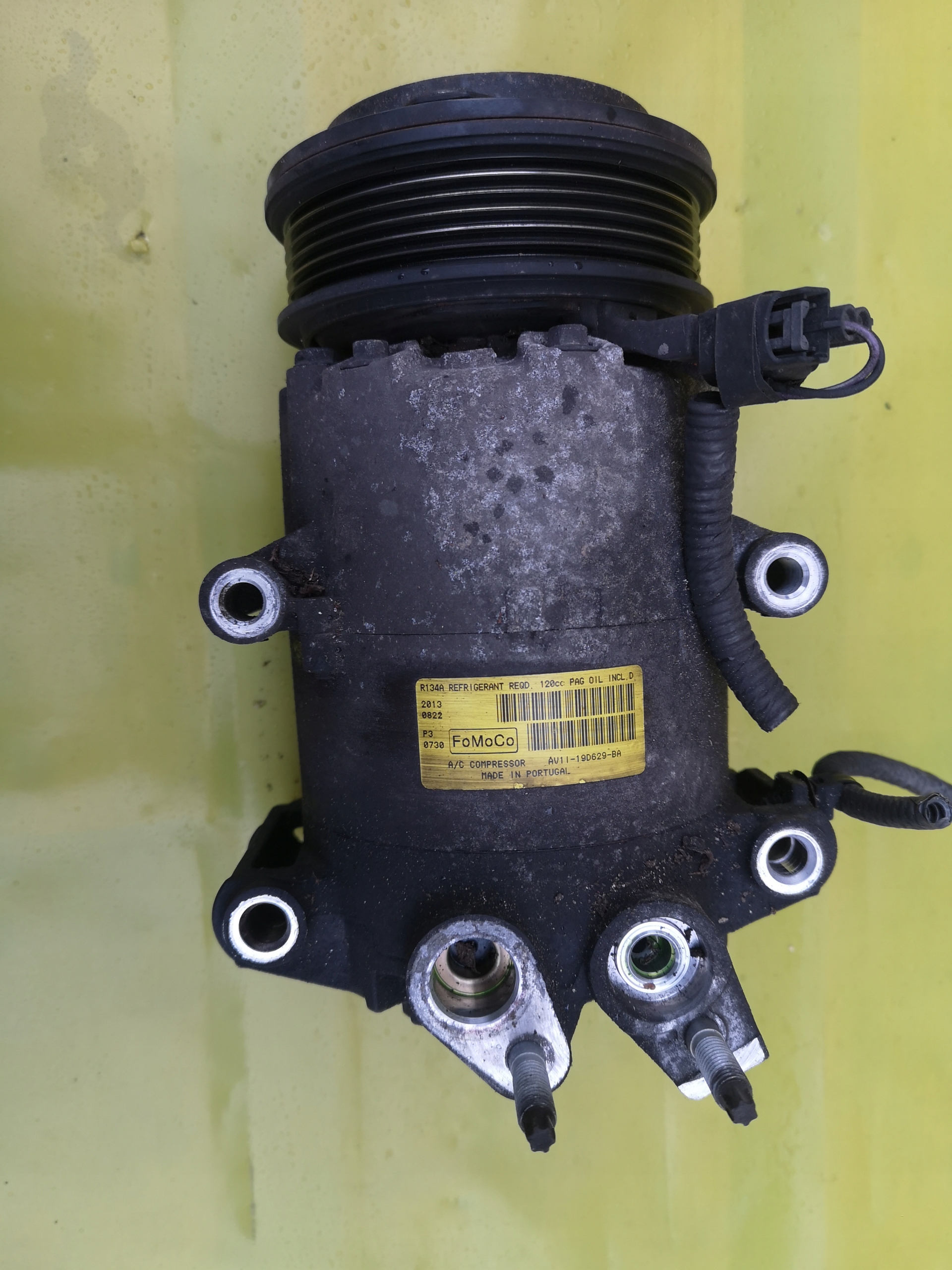 Ford OE AV11-19D629-BA Компрессор кондиционера