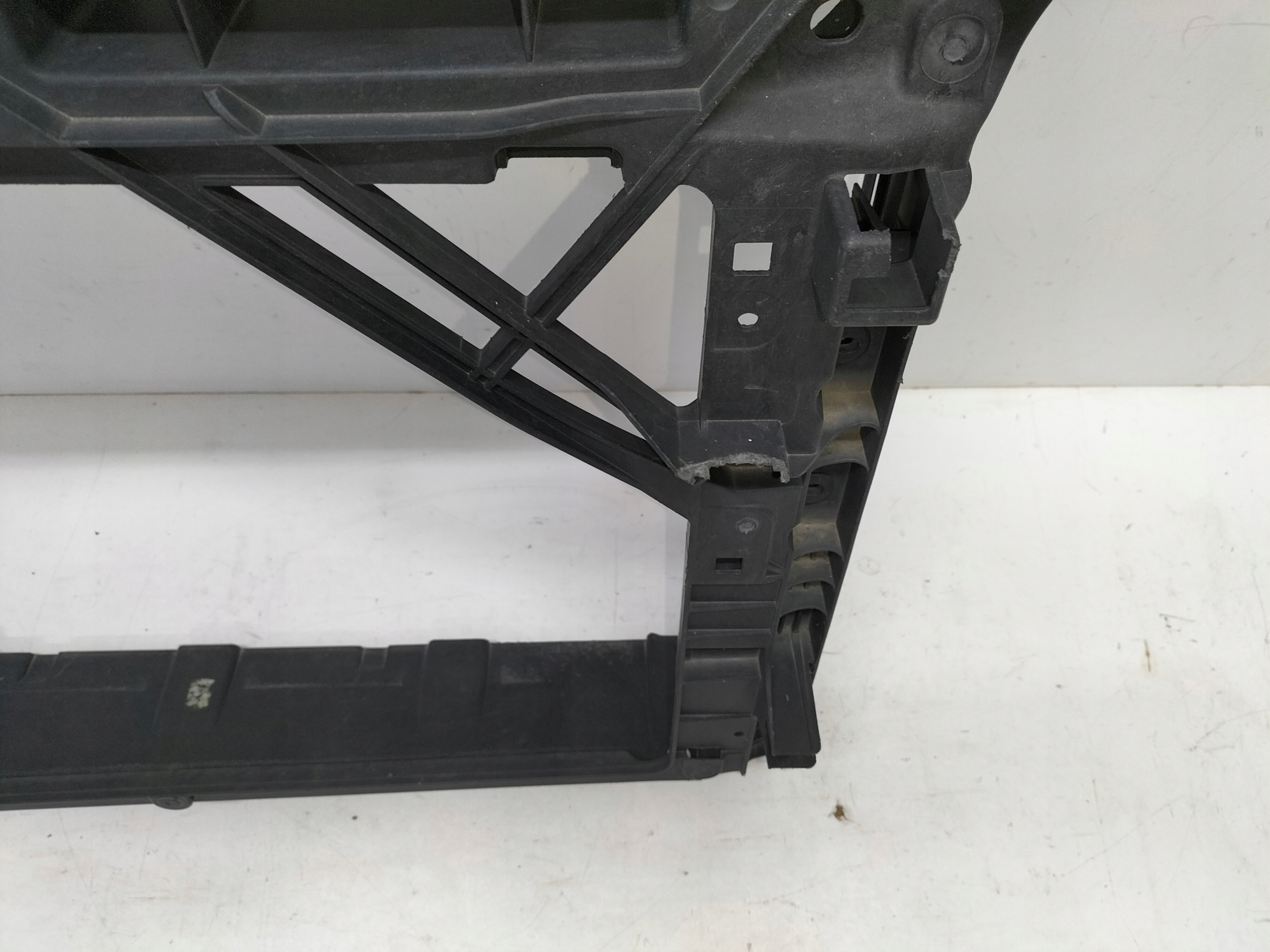 support panel for radiators pillar front SKODA RAPID 12