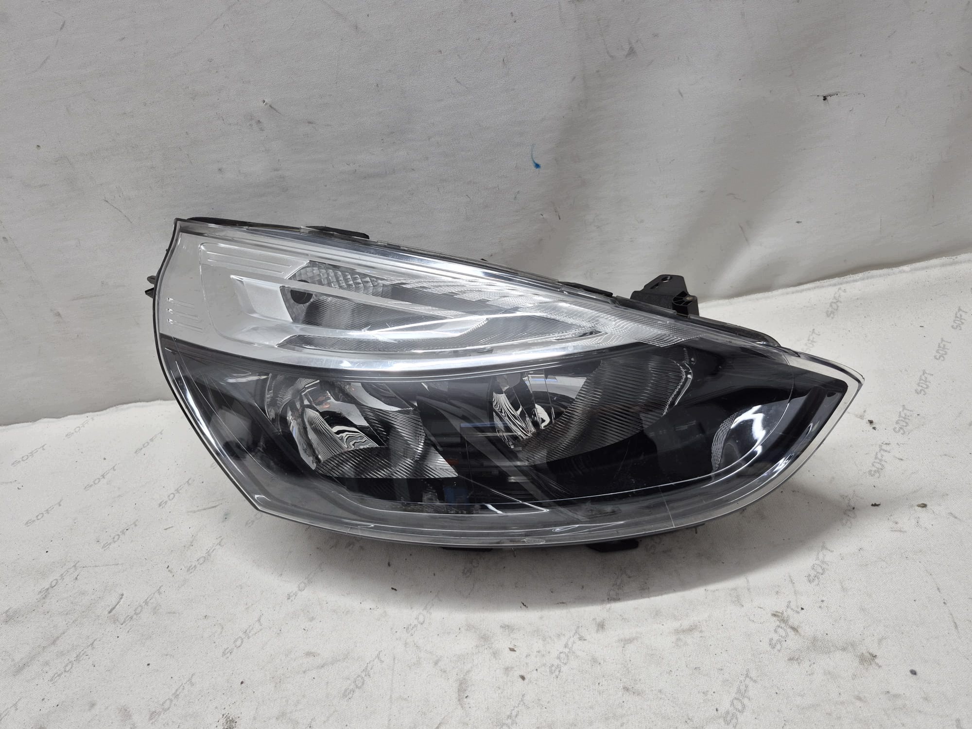 RENAULT CLIO IV light right front front 260103421R