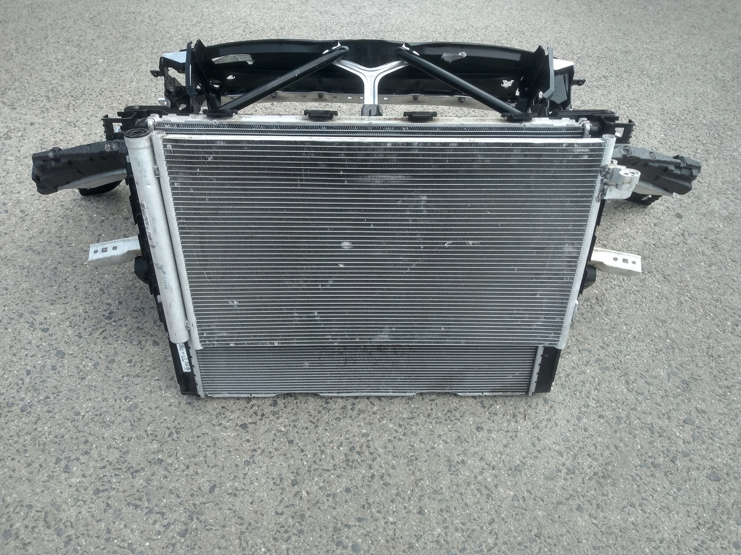 BMW 5 G30 G31 BENZYNA PAS PRZEDNI + CHŁODNICE Producent części BMW OE