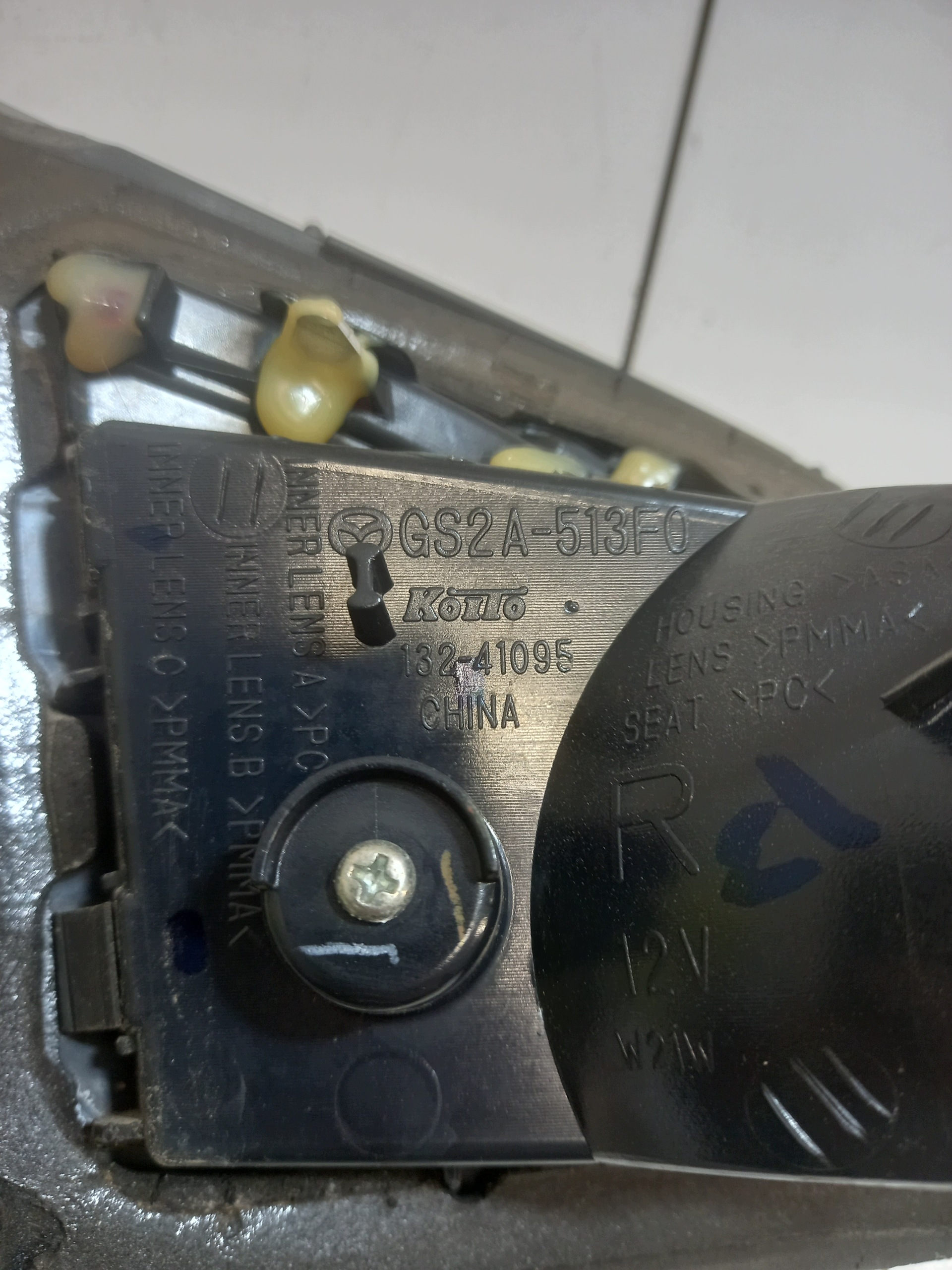 light right rear W KLAPIE MAZDA 6 GH GS2A-513F0