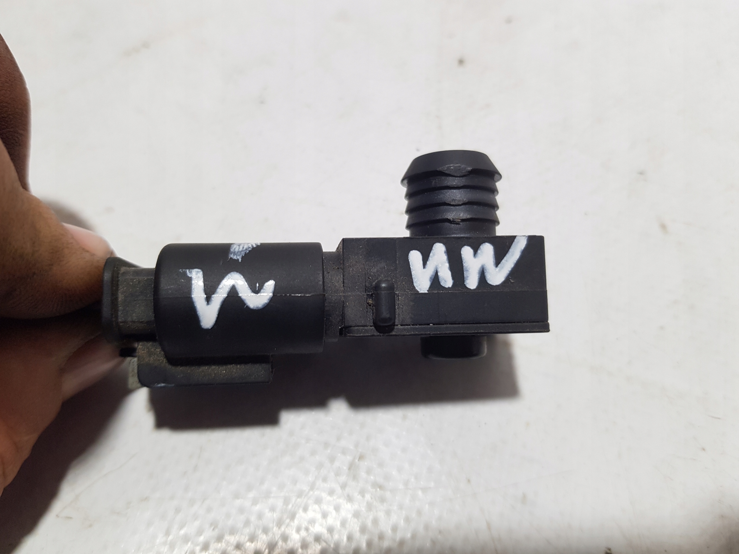 sensor JAKOSCI luft BMW E60 E70 E92 E84 F30 F10 6988303