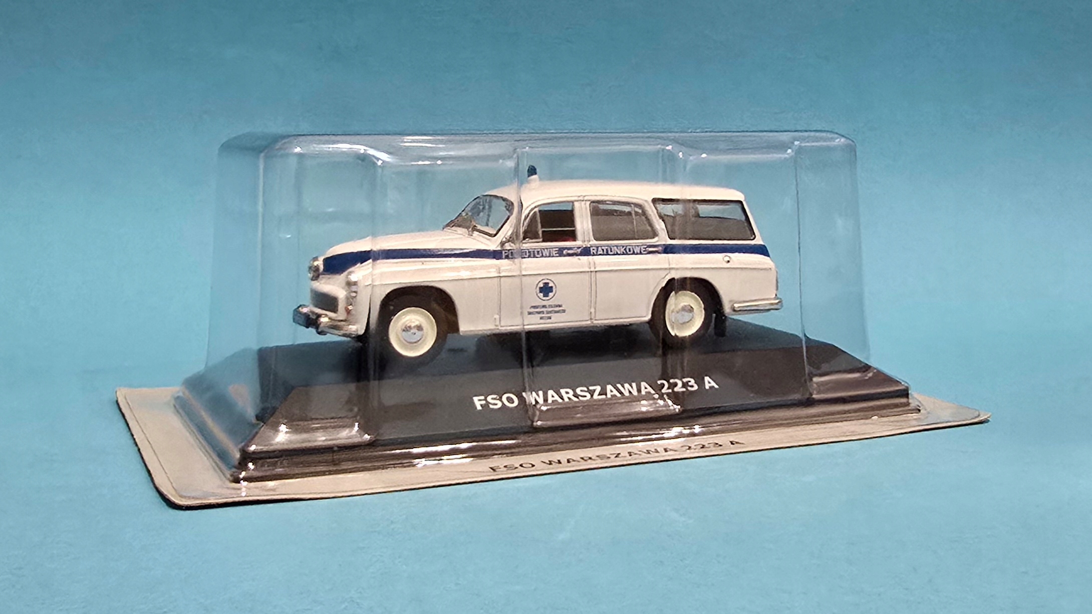 Varšava 203A sanitka Legendy Fso č. 69