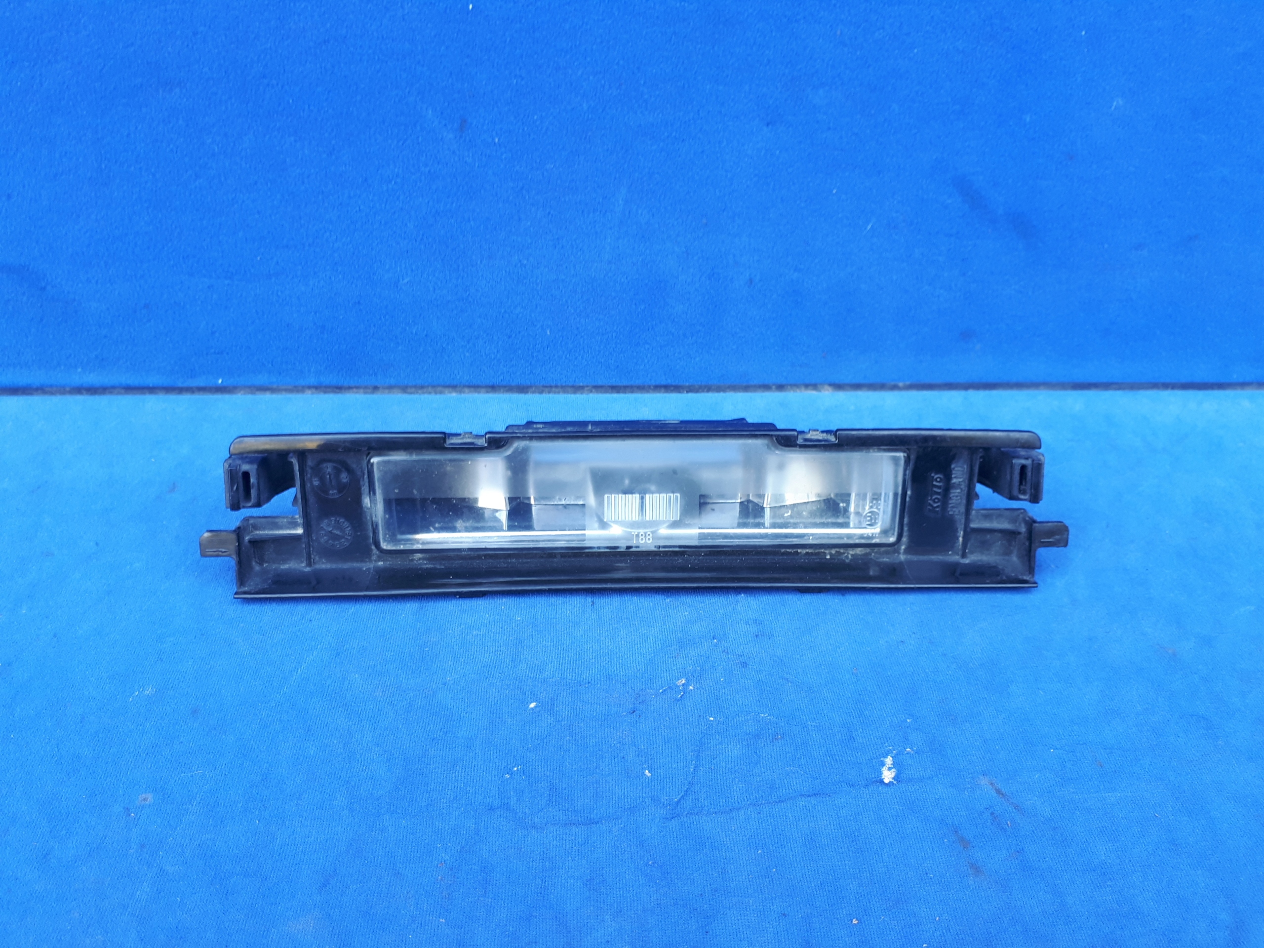 TOYOTA YARIS II 06-11 ПІДСВІЧУВАННЯ НОМЕРНОГО ЗНАКА