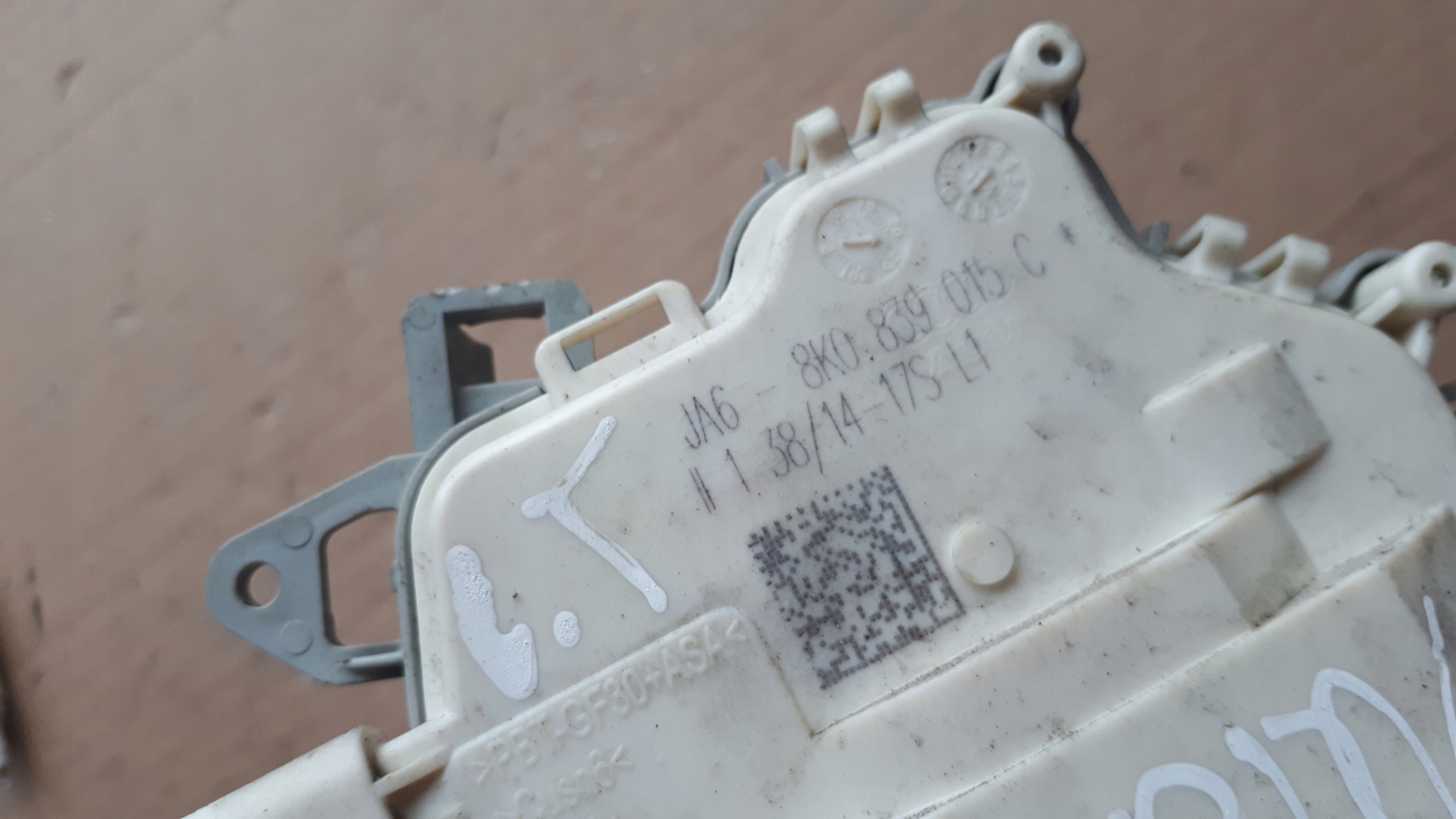 A5 8T LIFT lock door left rear part rear 6 PIN A4 B8