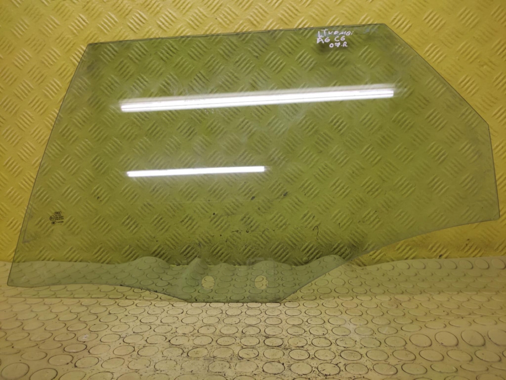 AUDI A6 C6 KOMBI window door left rear part