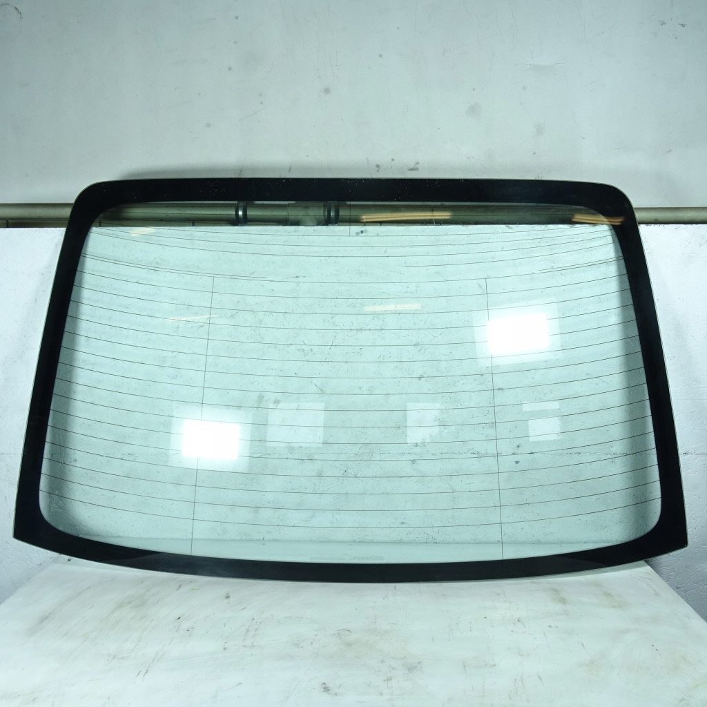 SUBARU LEGACY IV sedan window rear