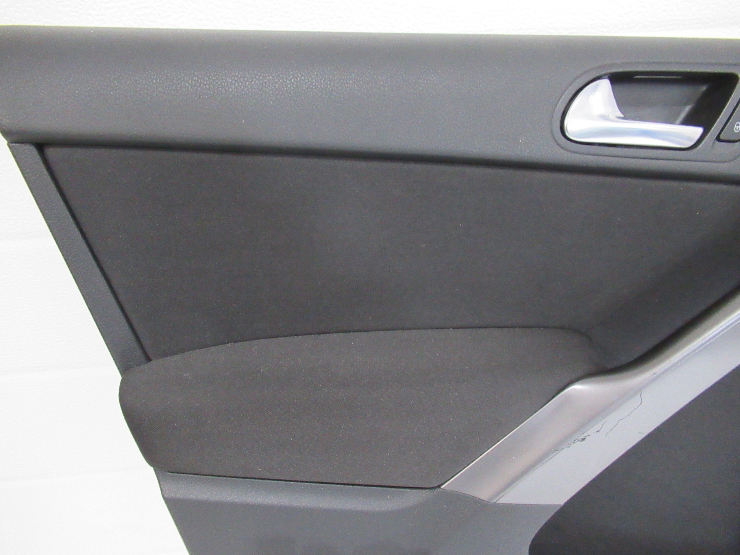 VW TIGUAN and 5N side door left front 5N0867011