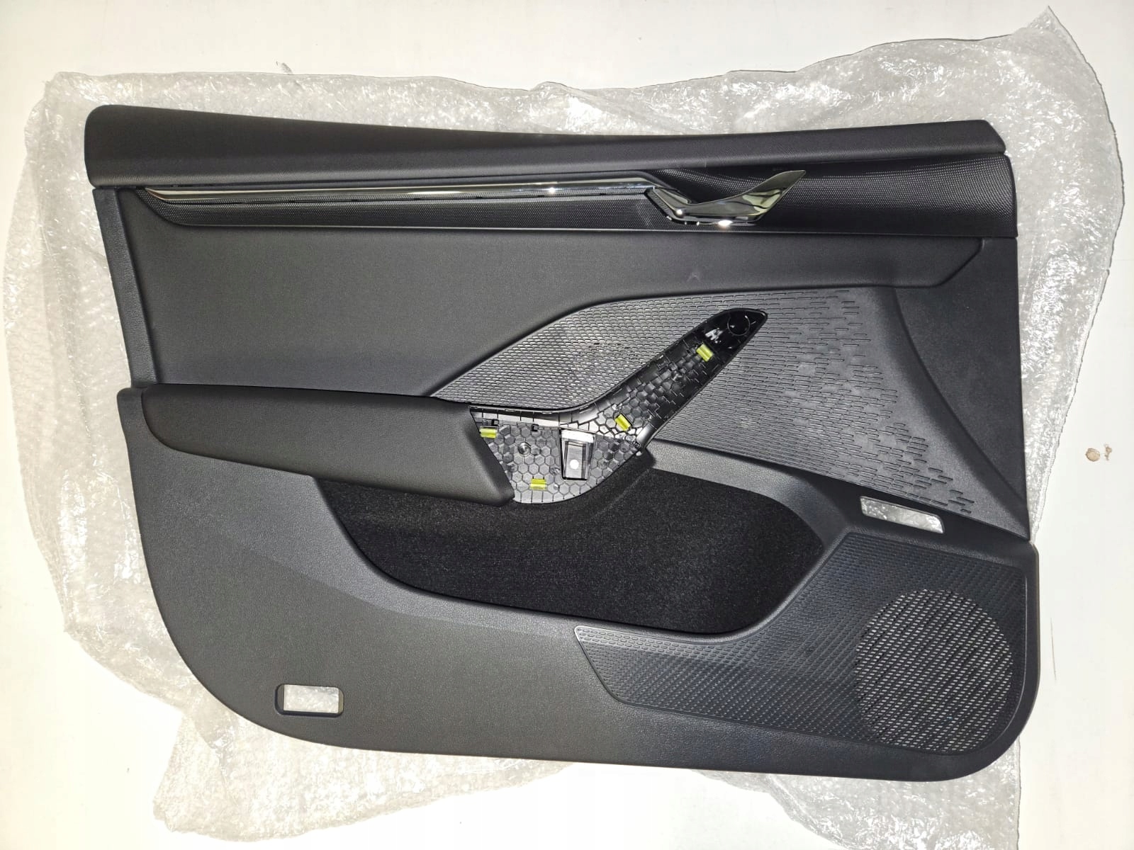 Tapicerka drzwi 5E4867013AAVRT