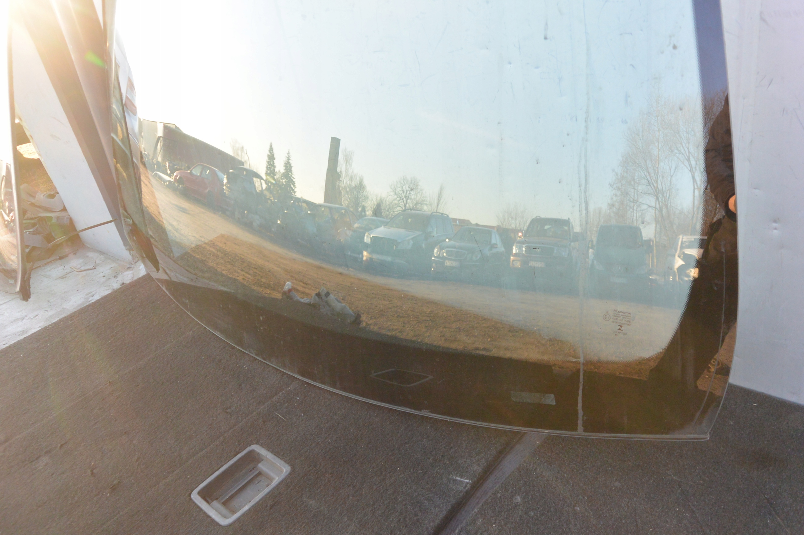 window iron front MERCEDES W212 AVANT 15R GRZANA