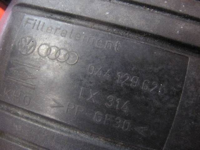 VW VOLKSWAGEN TRANSPORTER T4 2.4 D AAB Gehäuse filter luft 074129618A