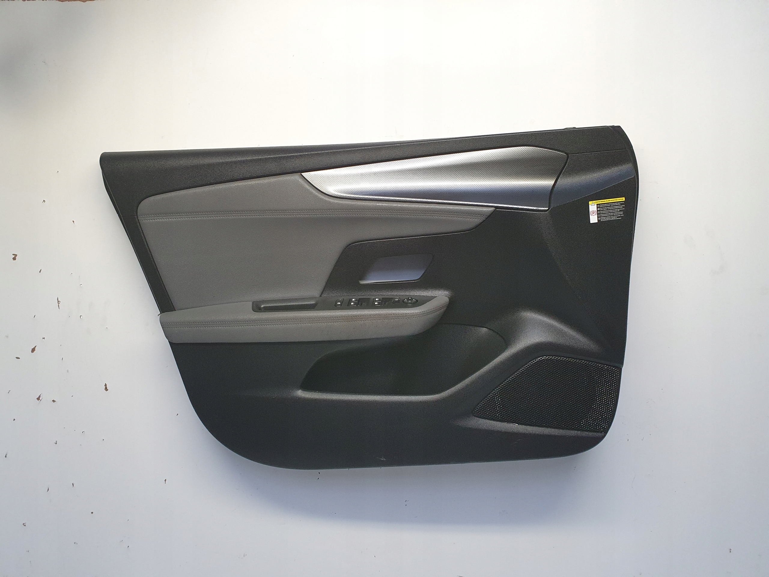 opel MOKKA b II дверные карты левый перед