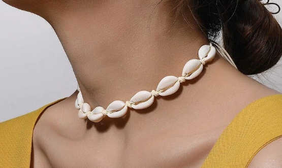 Naszyjnik muszelki kauri choker shel