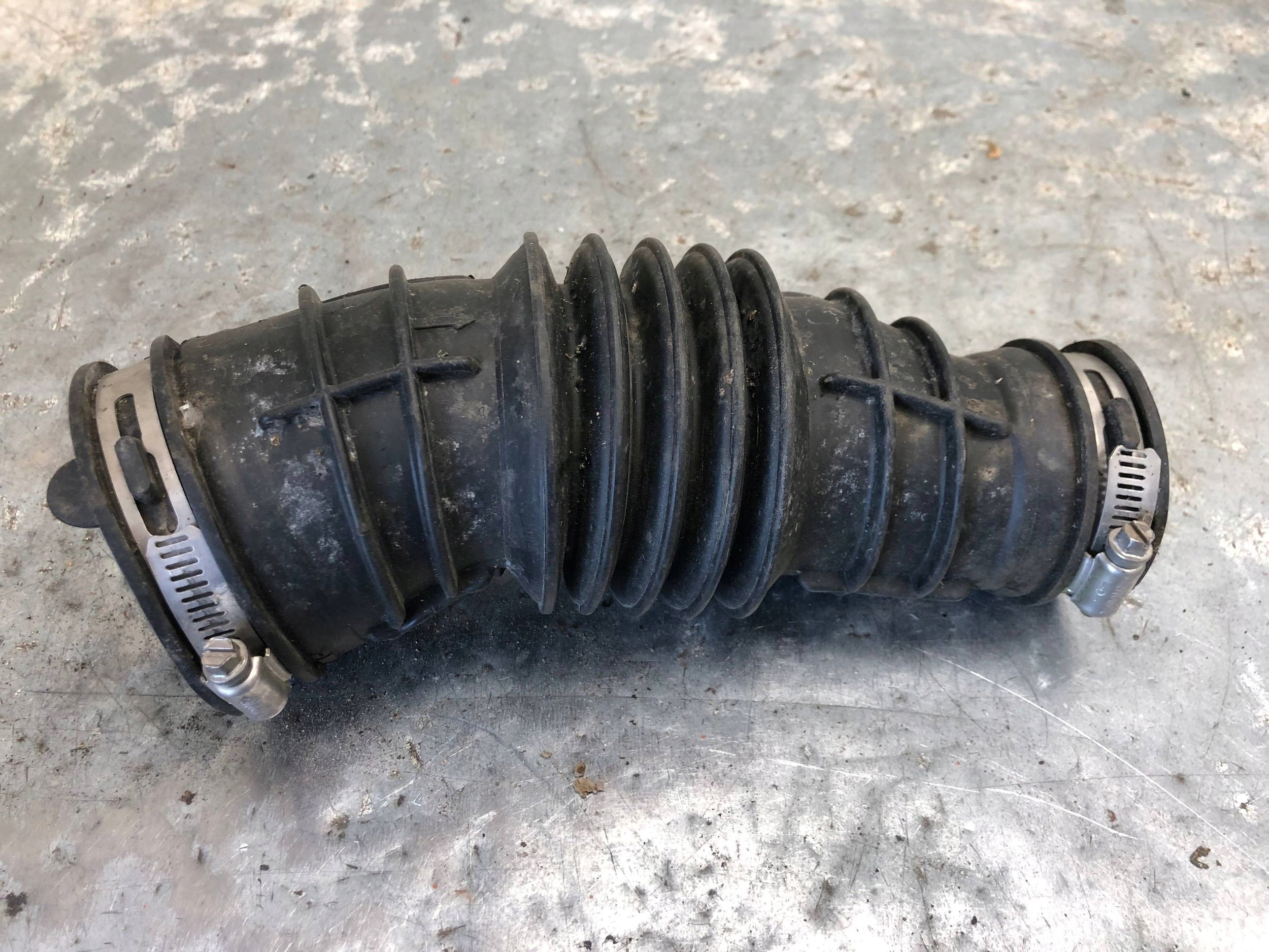 pipe air hose FORD MONDEO MK5 DS73-9C662-KG