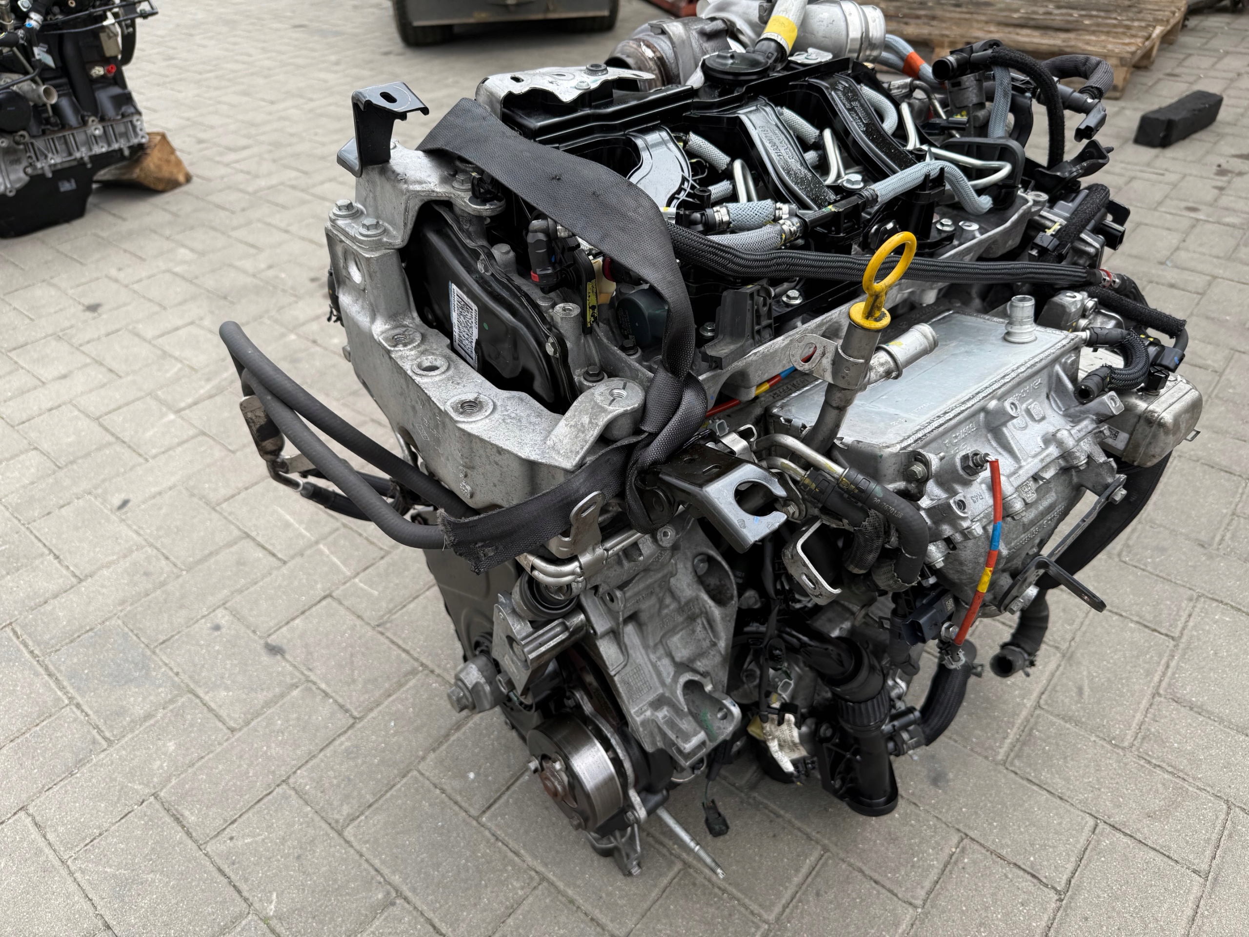 complete engine 2.0 CDTI Opel Vivaro M9RZ717 M9R 717 95tys km