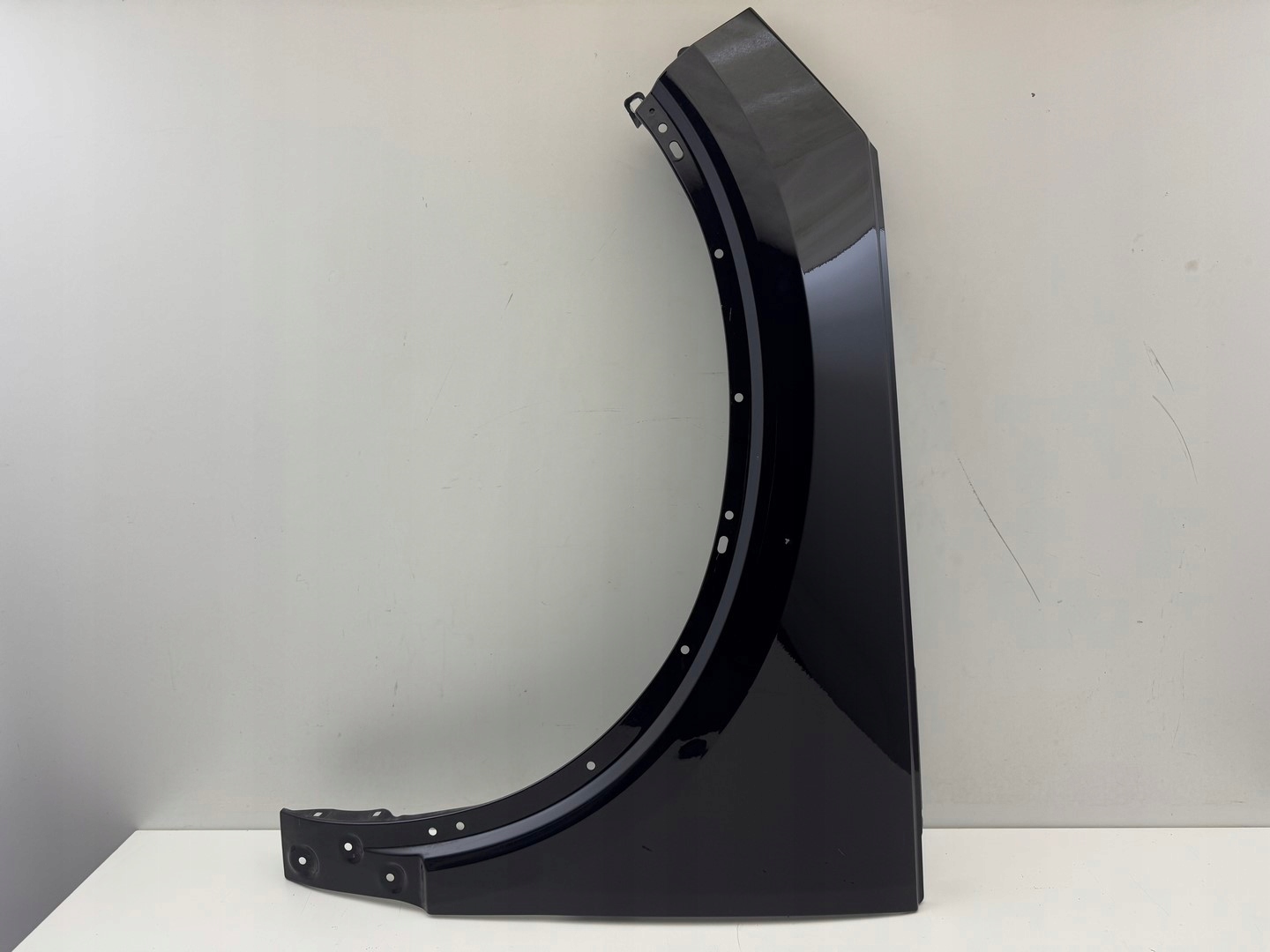 VOLVO XC40 LEWY BŁOTNIK PRZÓD PRZEDNI 17-