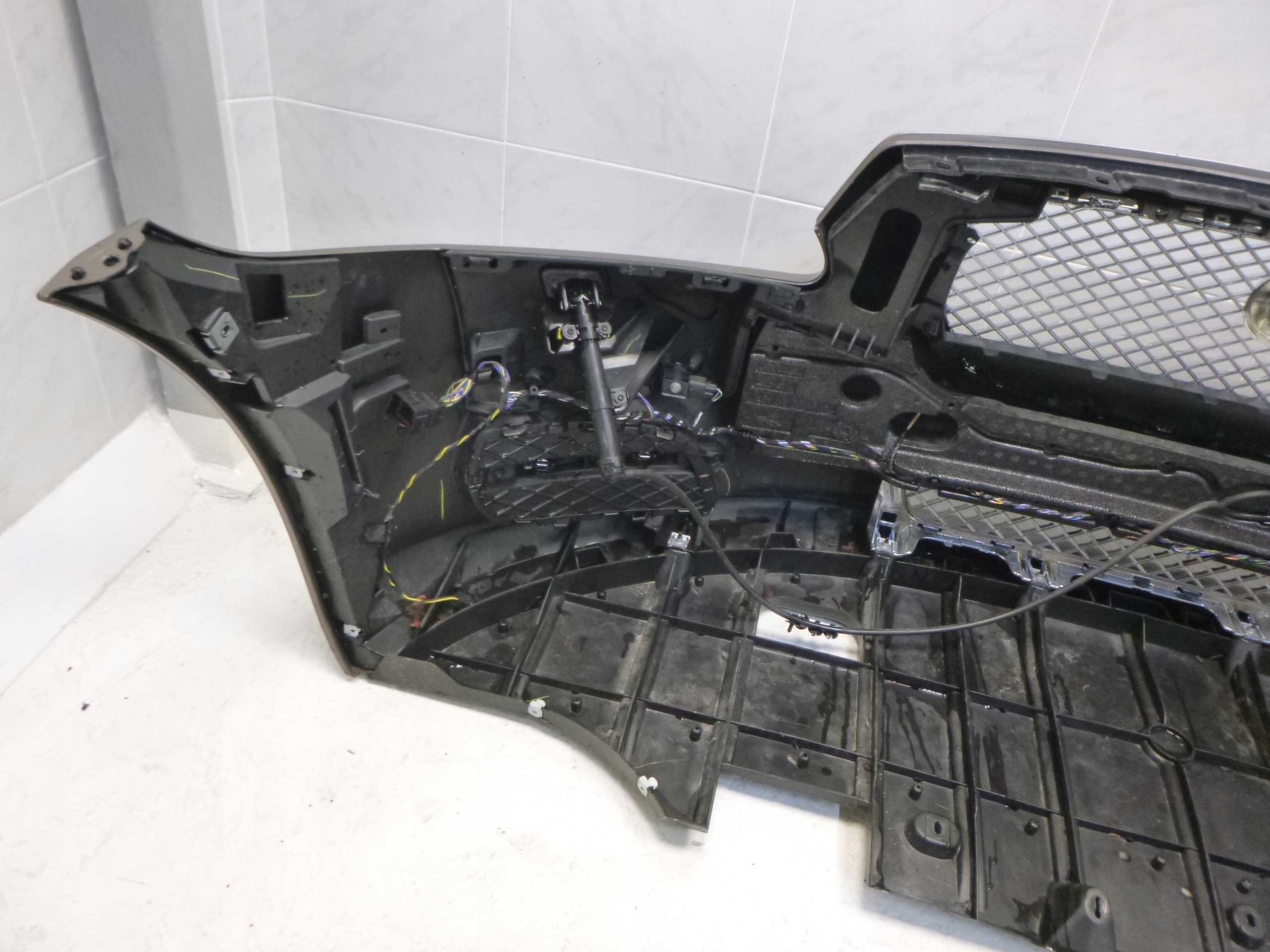 JAGUAR XJ X351 FRONTSTOSSSTANGE VORNE 4 PDC