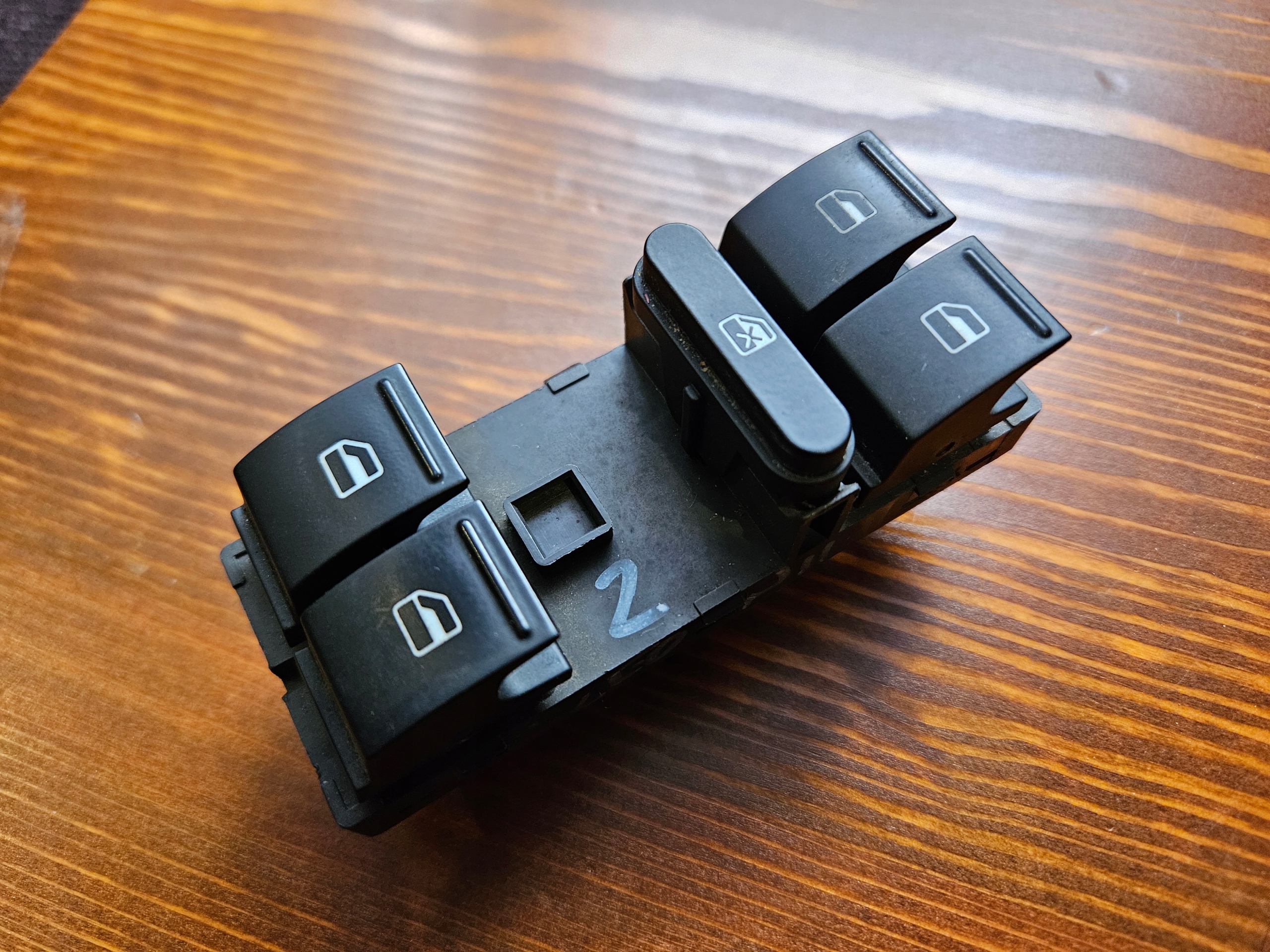 Bouton EL. Vitre SEAT LEON 2005- 1P0959857