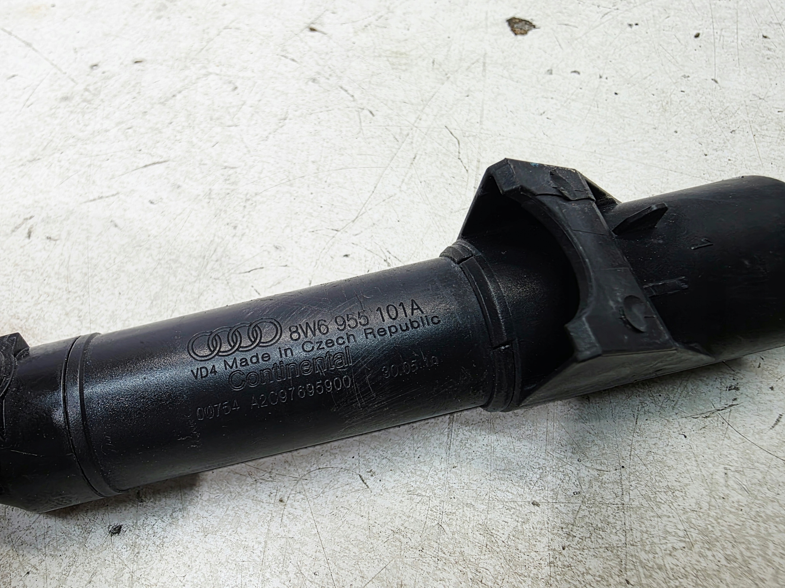 washer REFLEKTORA left AUDI A5 8W 8W6955101A