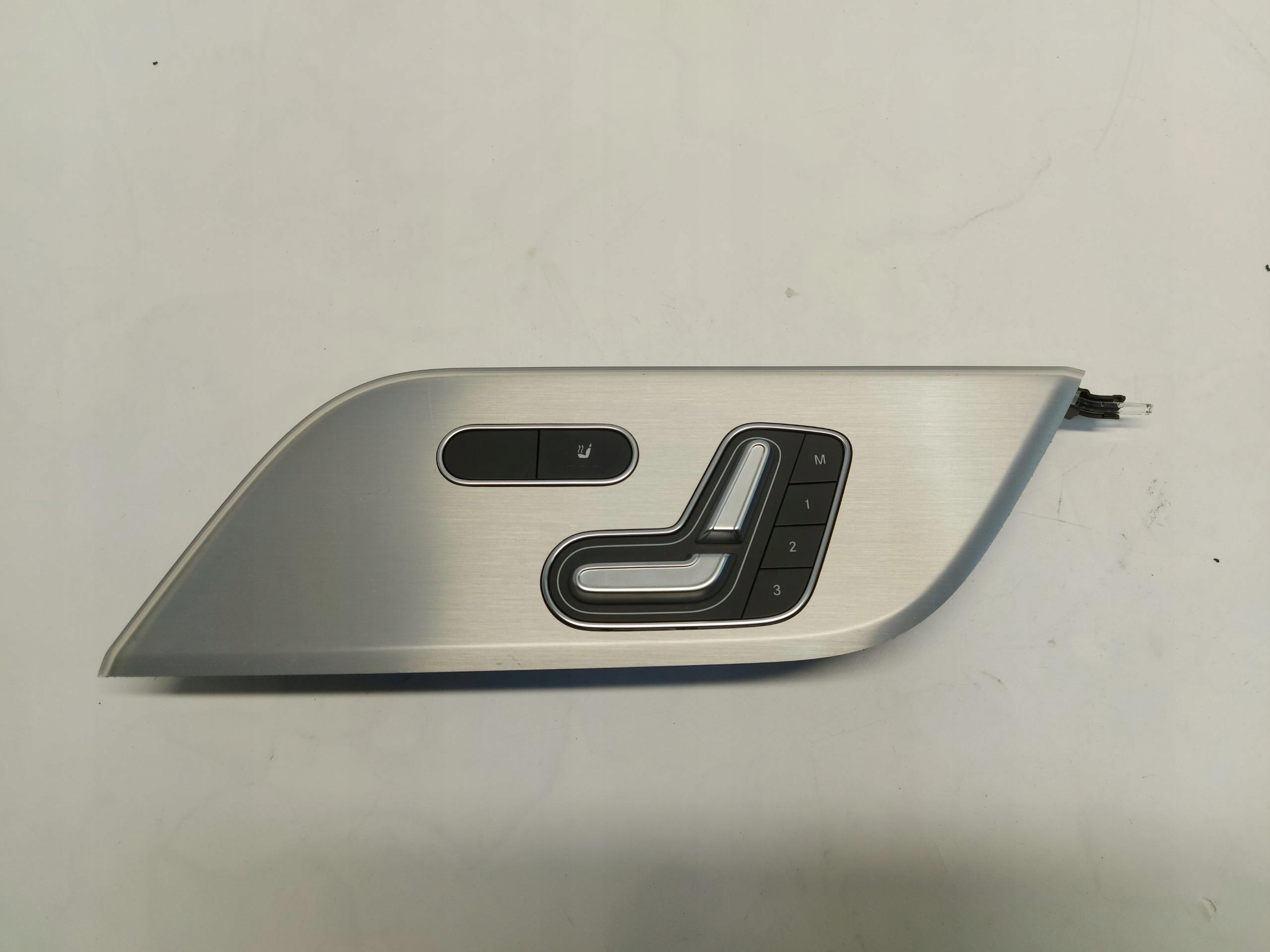 Mercedes GLA 250e LIFT H247 button control seat right A1779056600