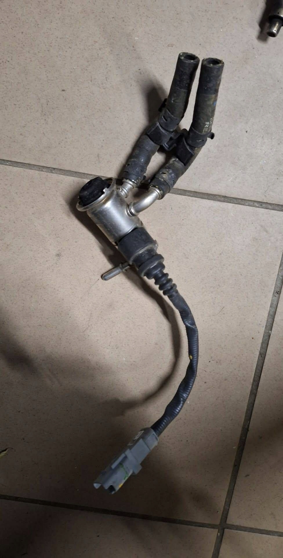 injector AdBlue Renault Kadjar 208997976R as new!